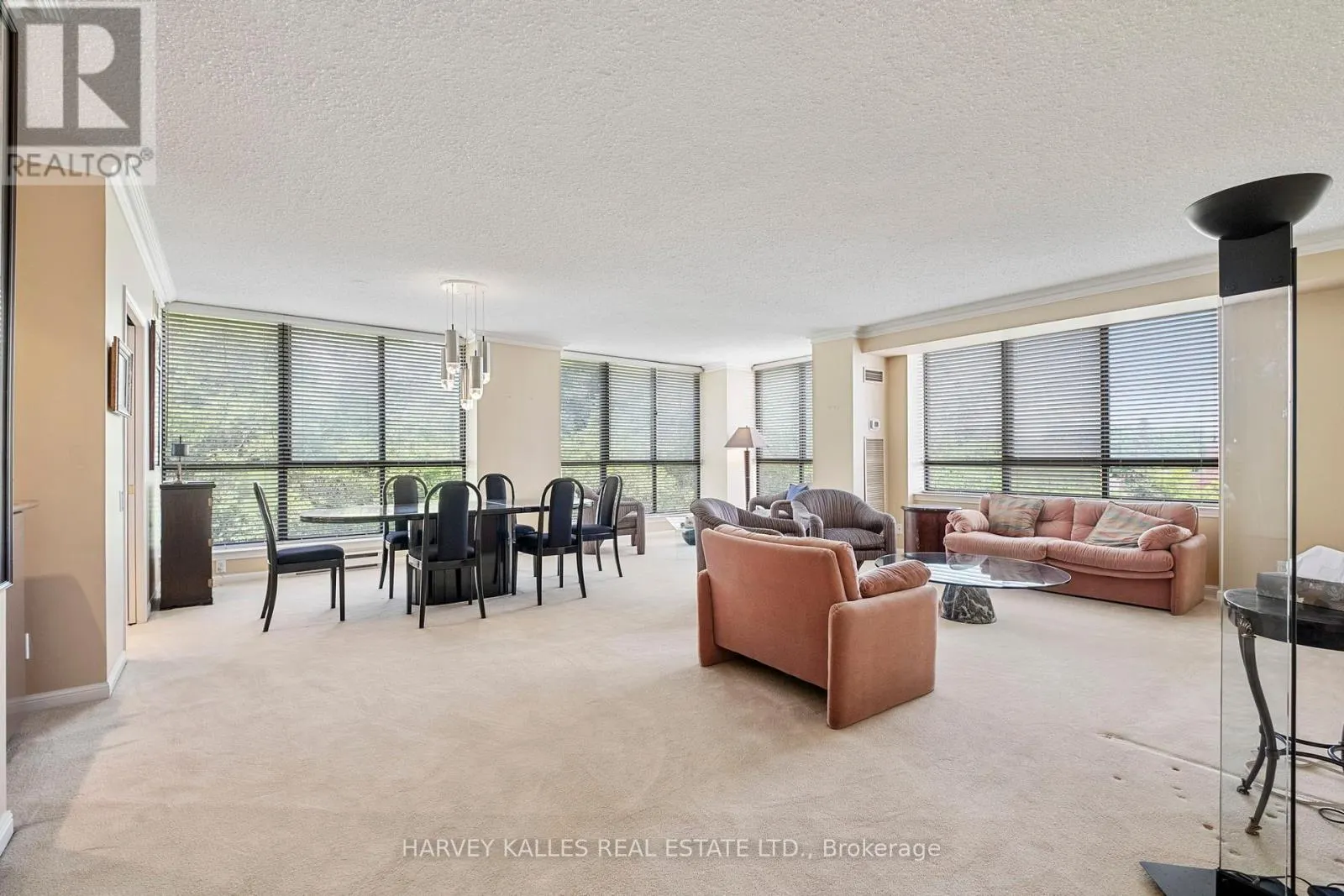 702 - 2900 YONGE STREET