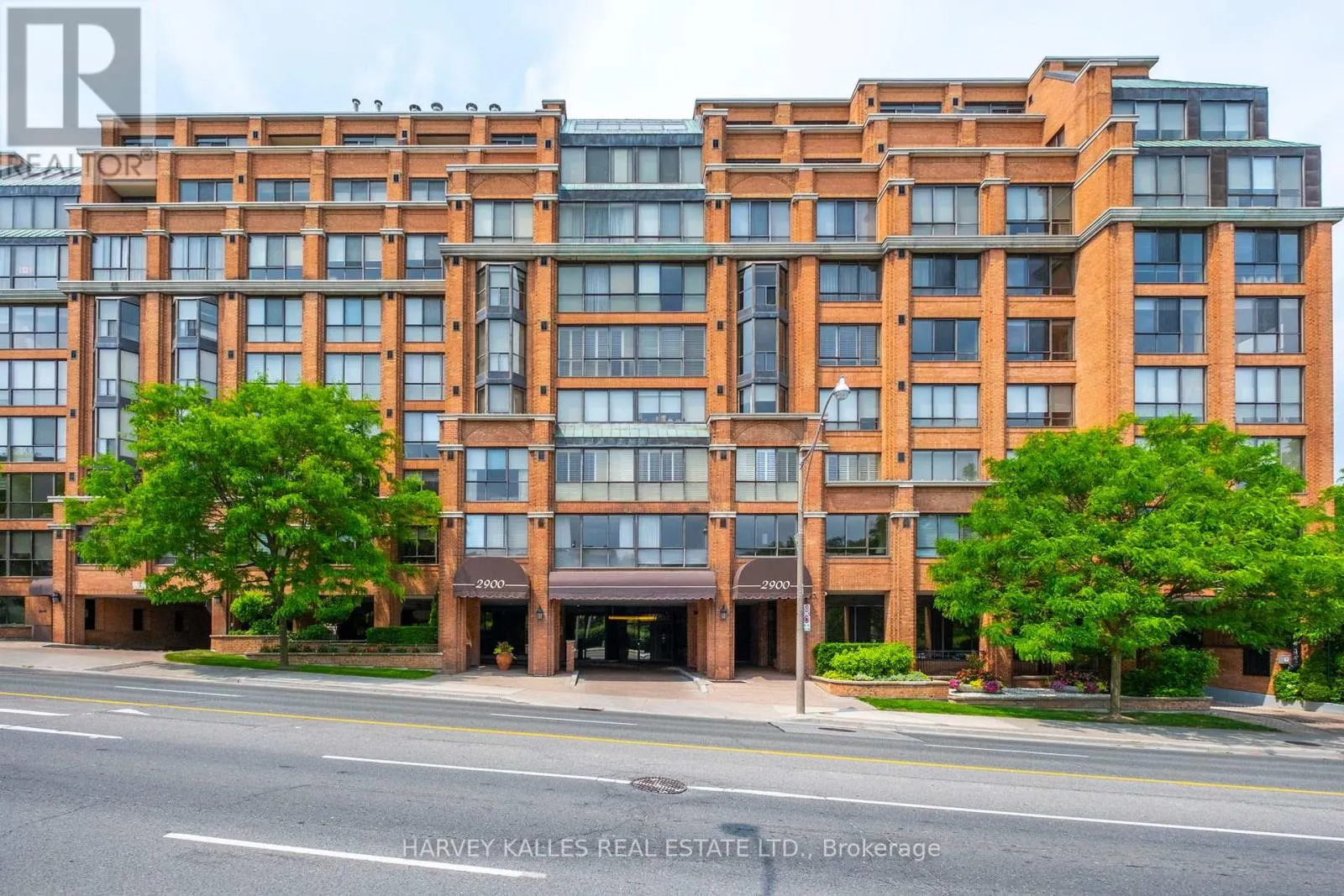 702 - 2900 YONGE STREET