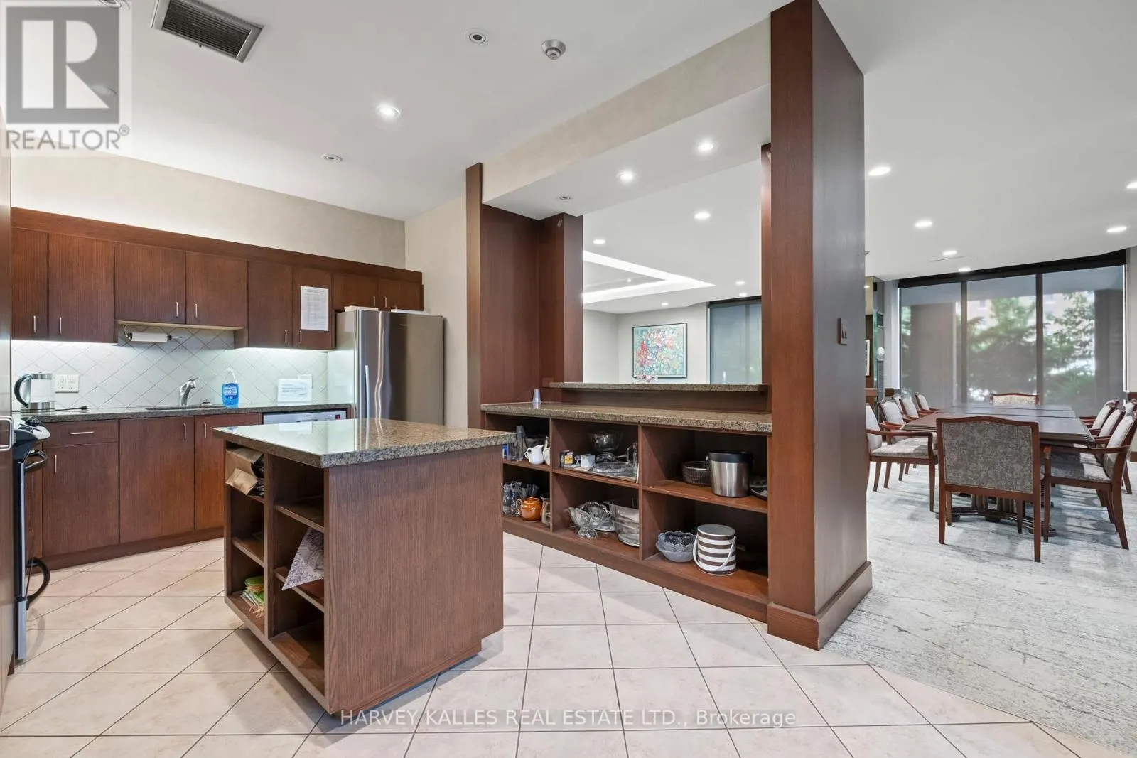 702 - 2900 YONGE STREET