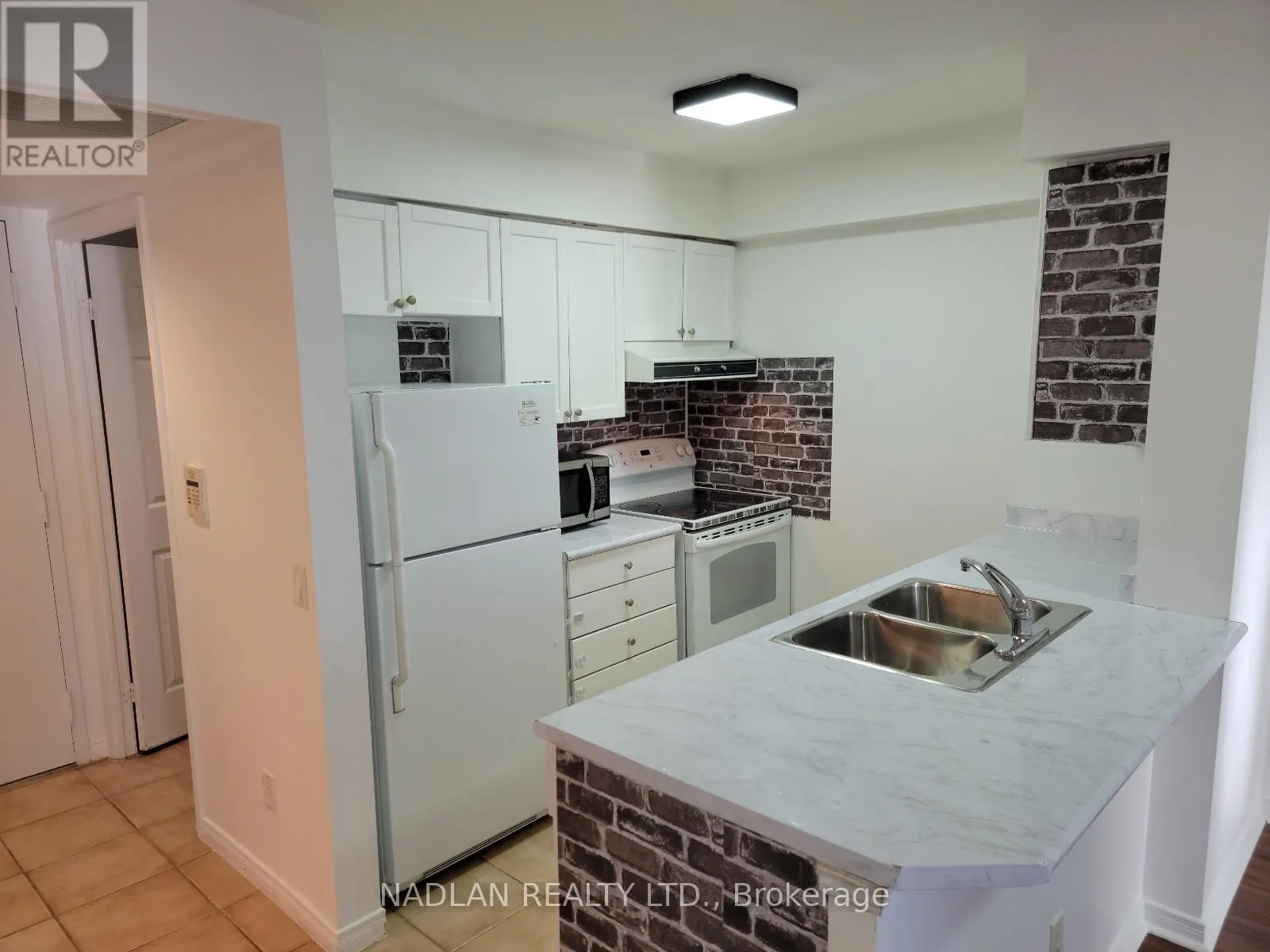 1512 - 155 BEECROFT ROAD