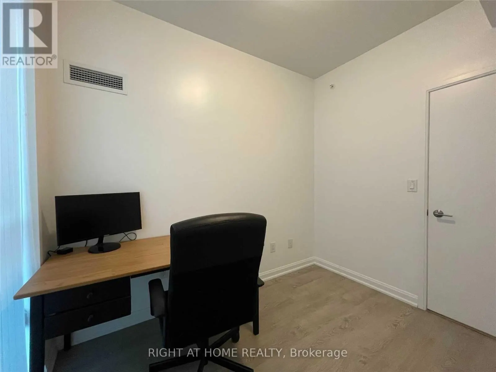 1205 - 9 BOGERT AVENUE