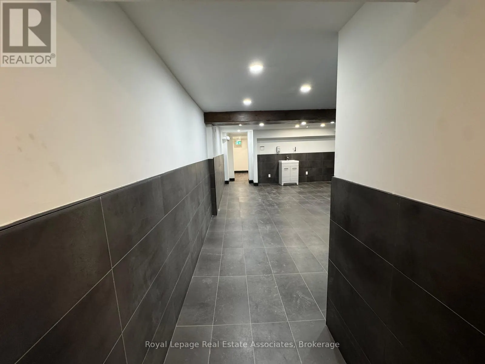 LOWER LEVEL - 424 EGLINTON AVENUE W