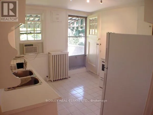 3RD FLOOR - 20 GLENGROVE AVENUE