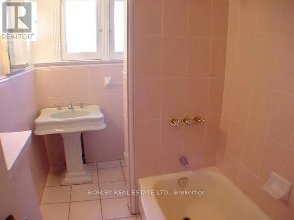 3RD FLOOR - 20 GLENGROVE AVENUE