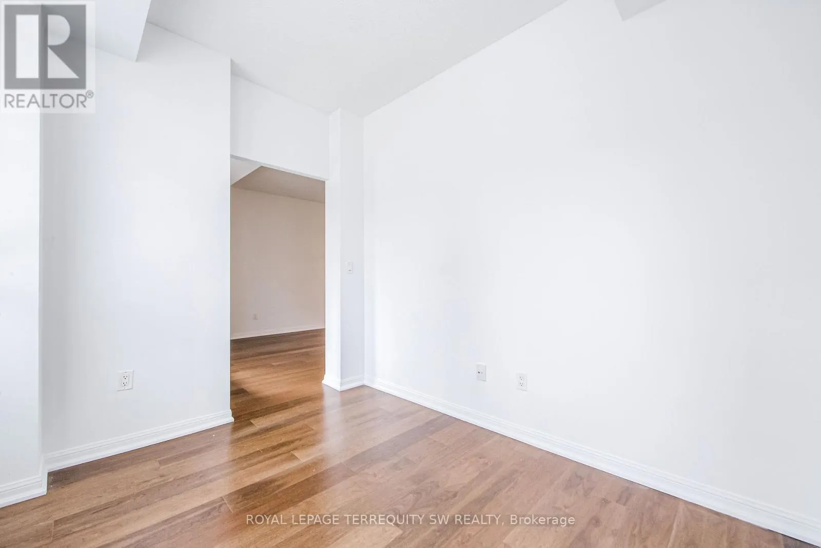 1009 - 628 FLEET STREET