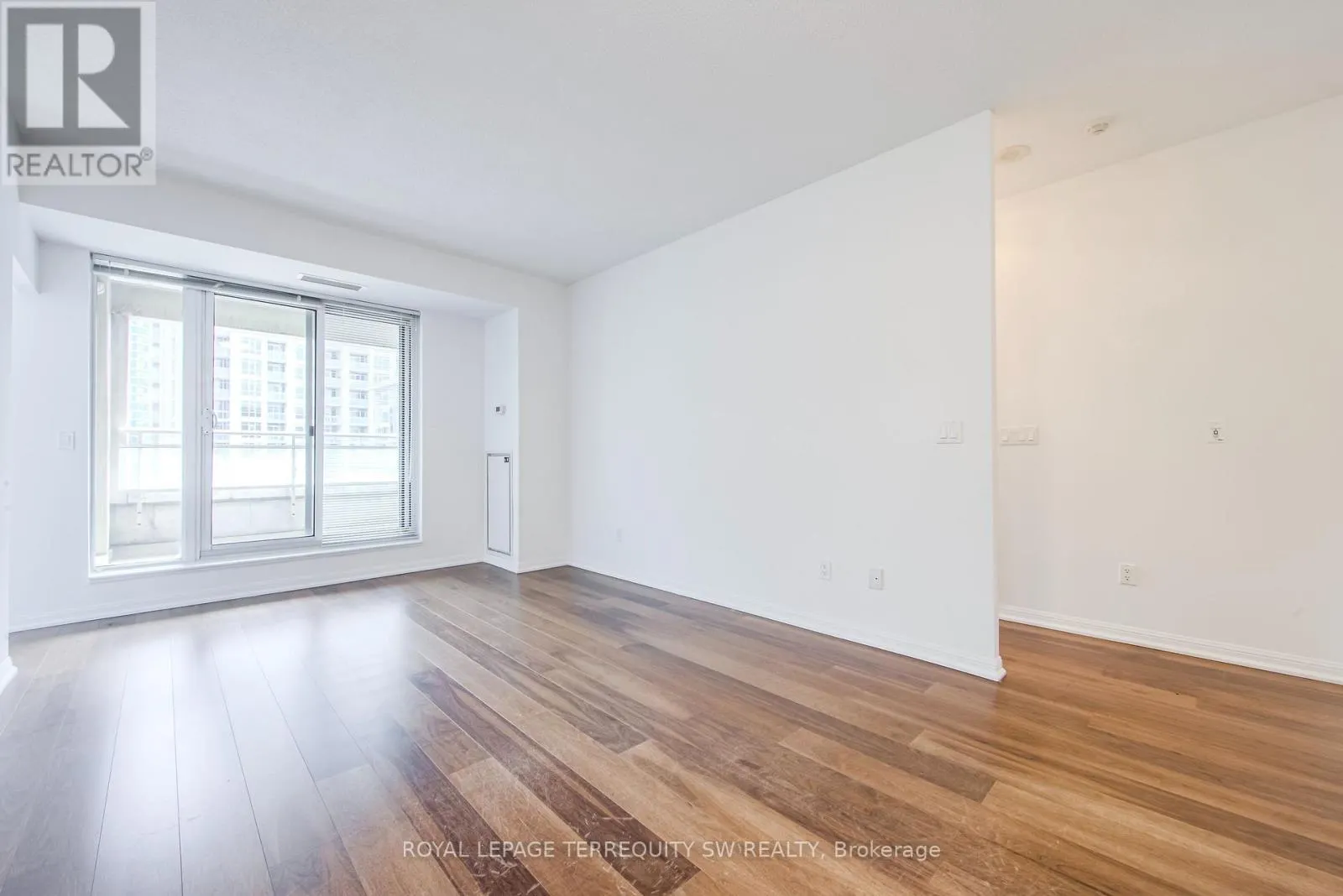 1009 - 628 FLEET STREET