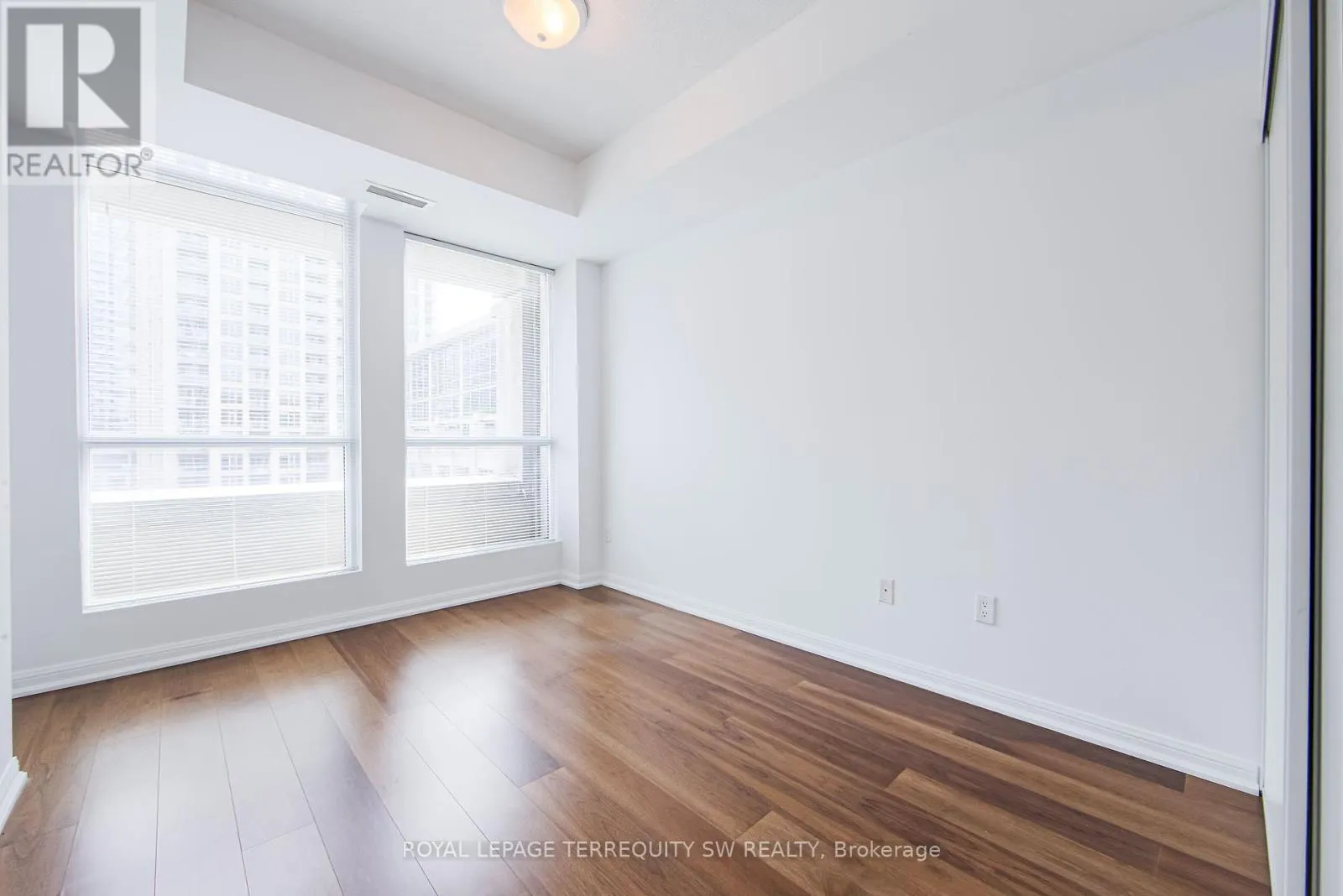 1009 - 628 FLEET STREET