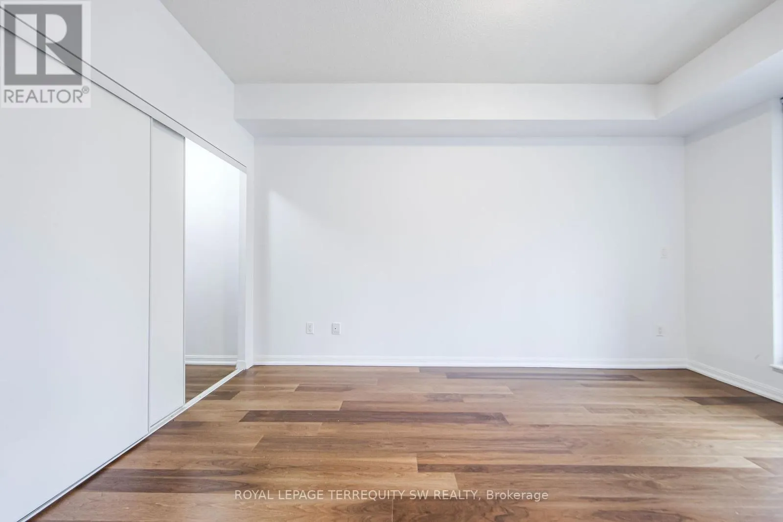 1009 - 628 FLEET STREET