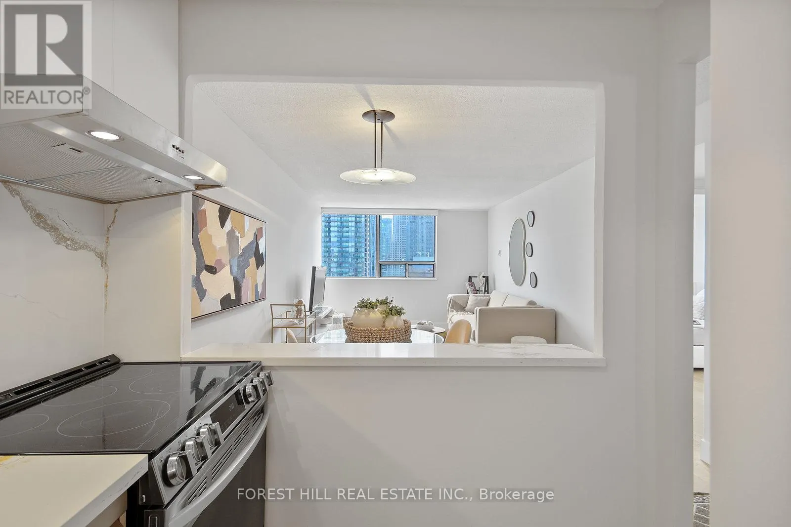 1604 - 914 YONGE STREET