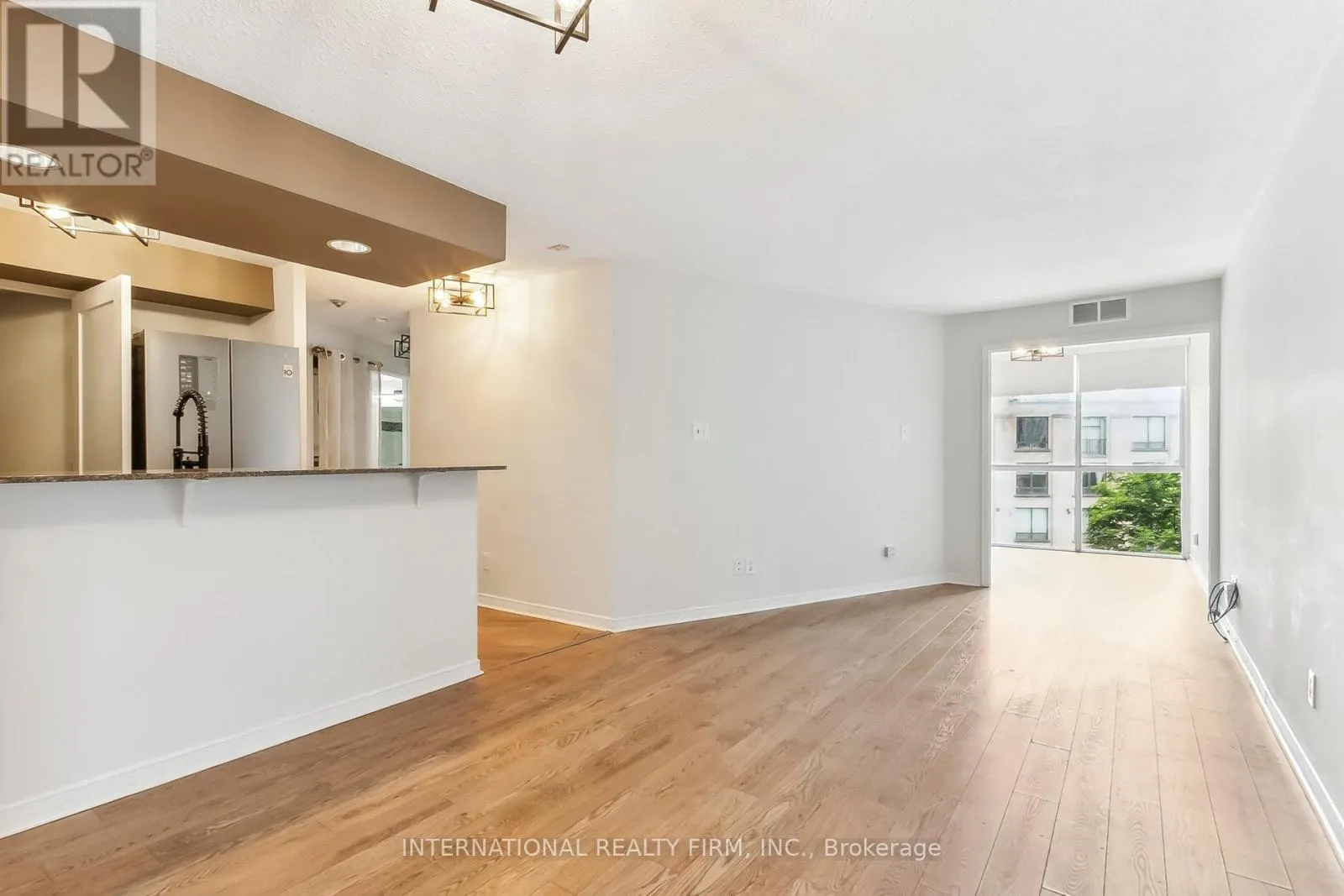 628 - 801 KING STREET W