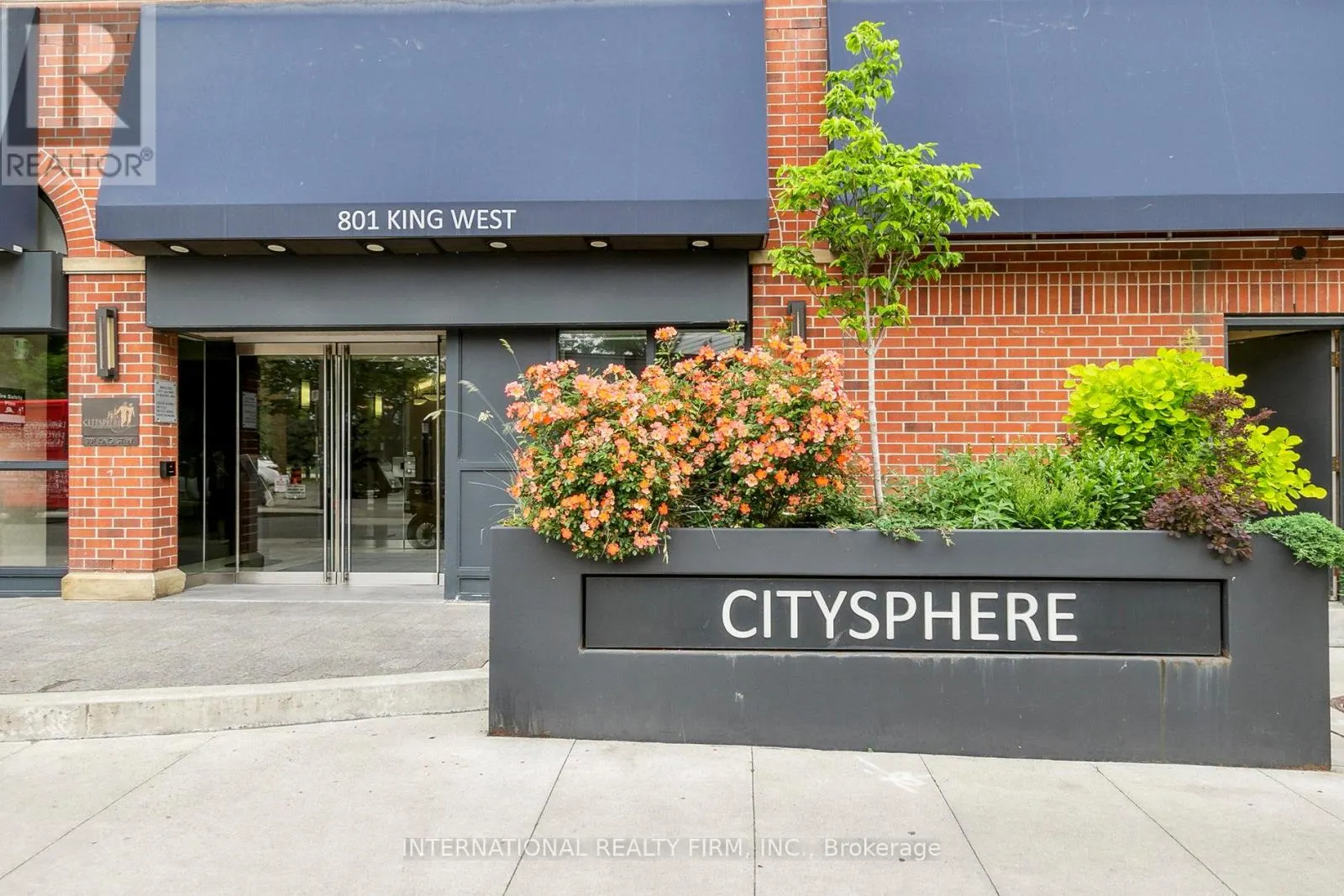 628 - 801 KING STREET W
