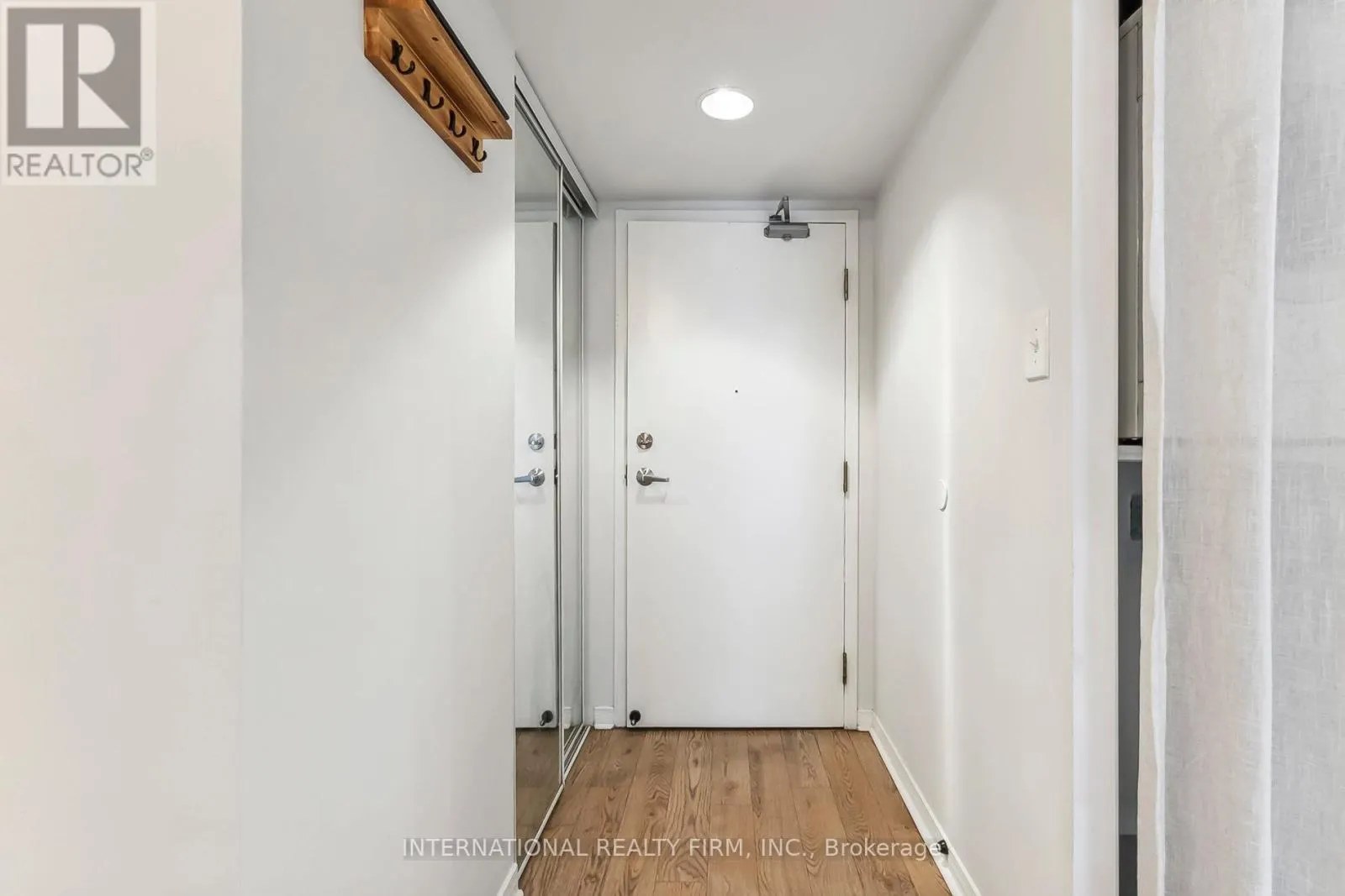 628 - 801 KING STREET W