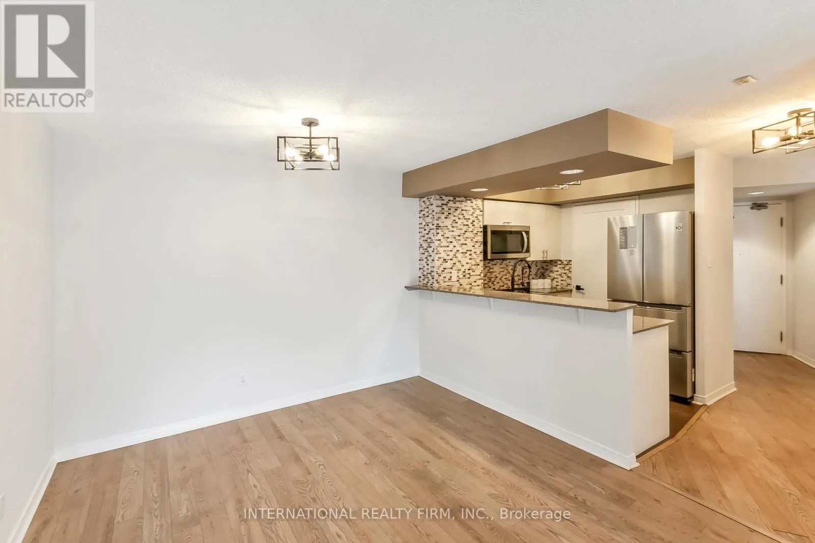 628 - 801 KING STREET W