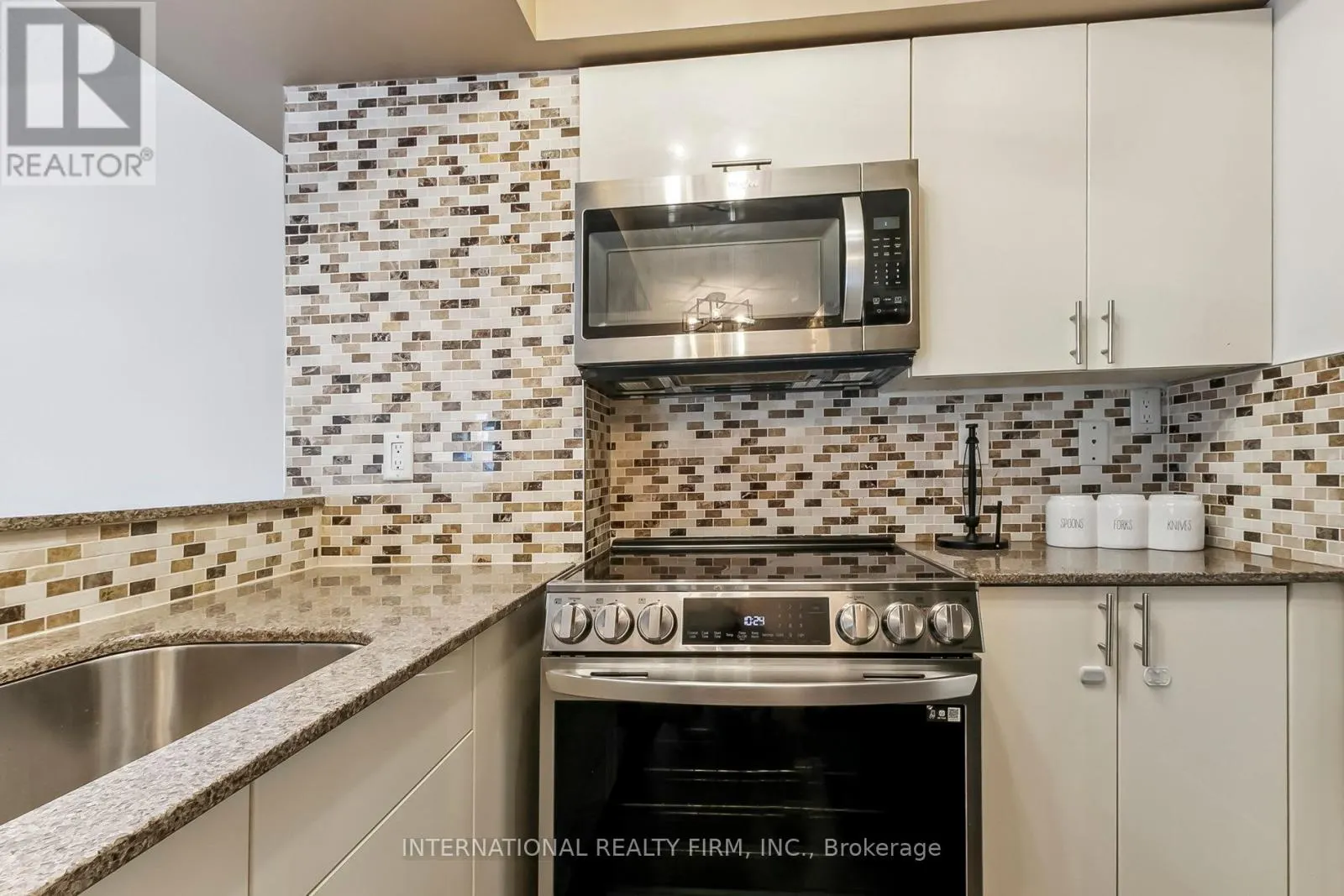 628 - 801 KING STREET W