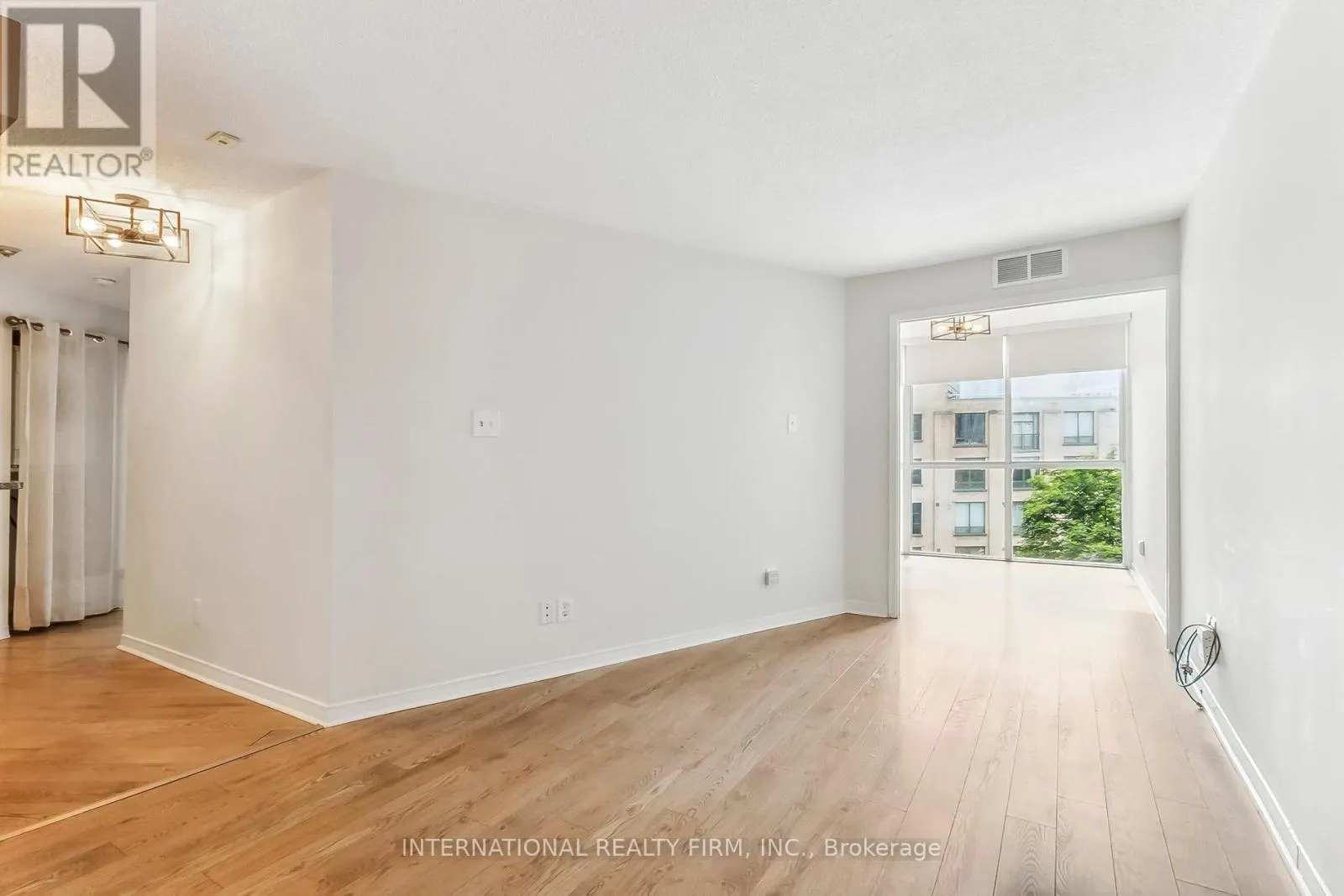 628 - 801 KING STREET W