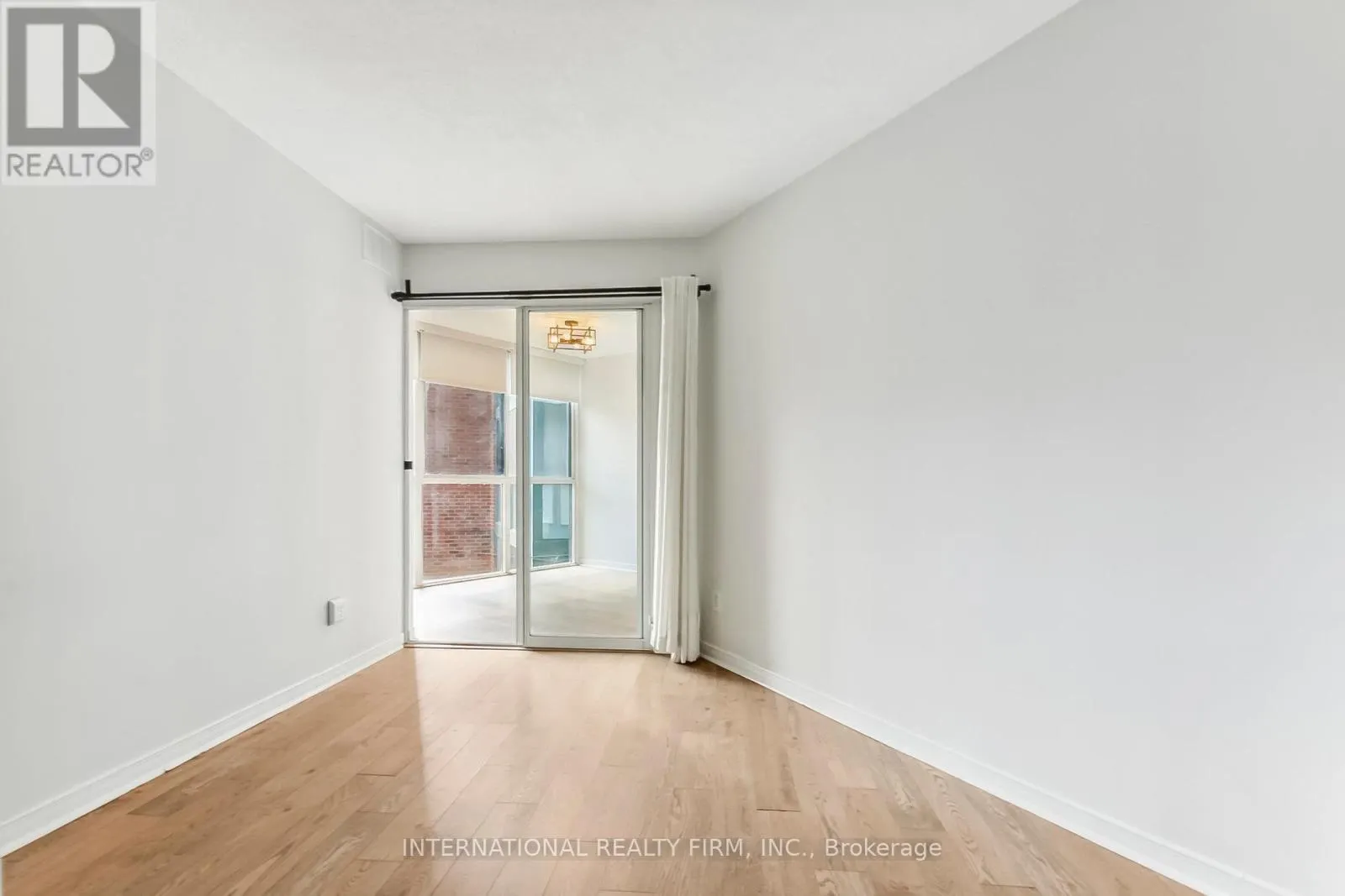 628 - 801 KING STREET W