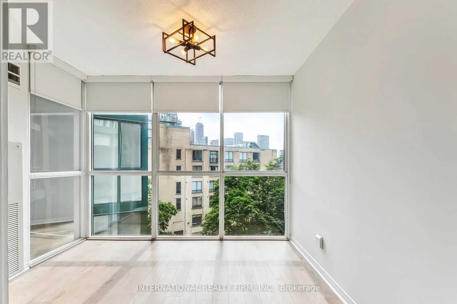 628 - 801 KING STREET W