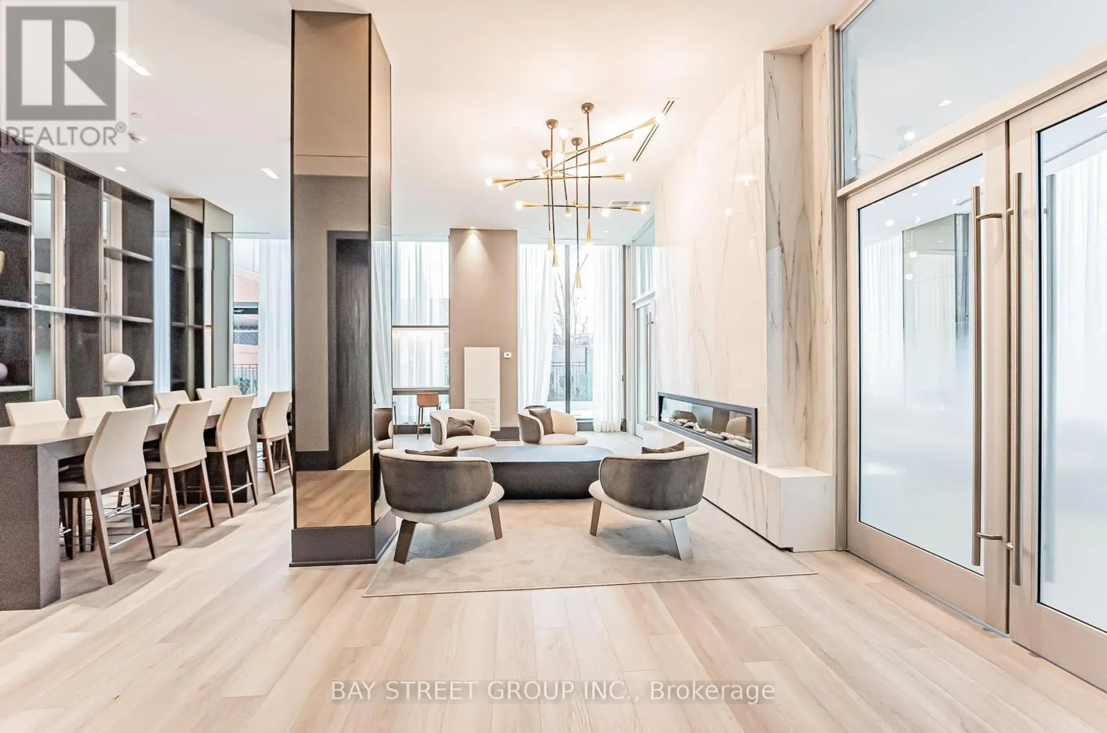 526 - 250 LAWRENCE AVENUE W