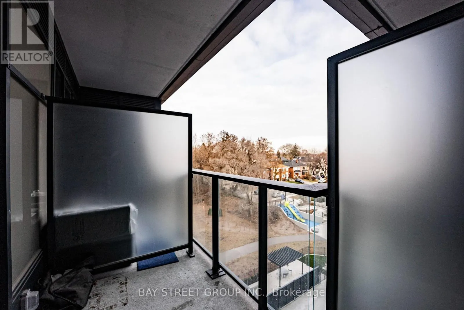 526 - 250 LAWRENCE AVENUE W