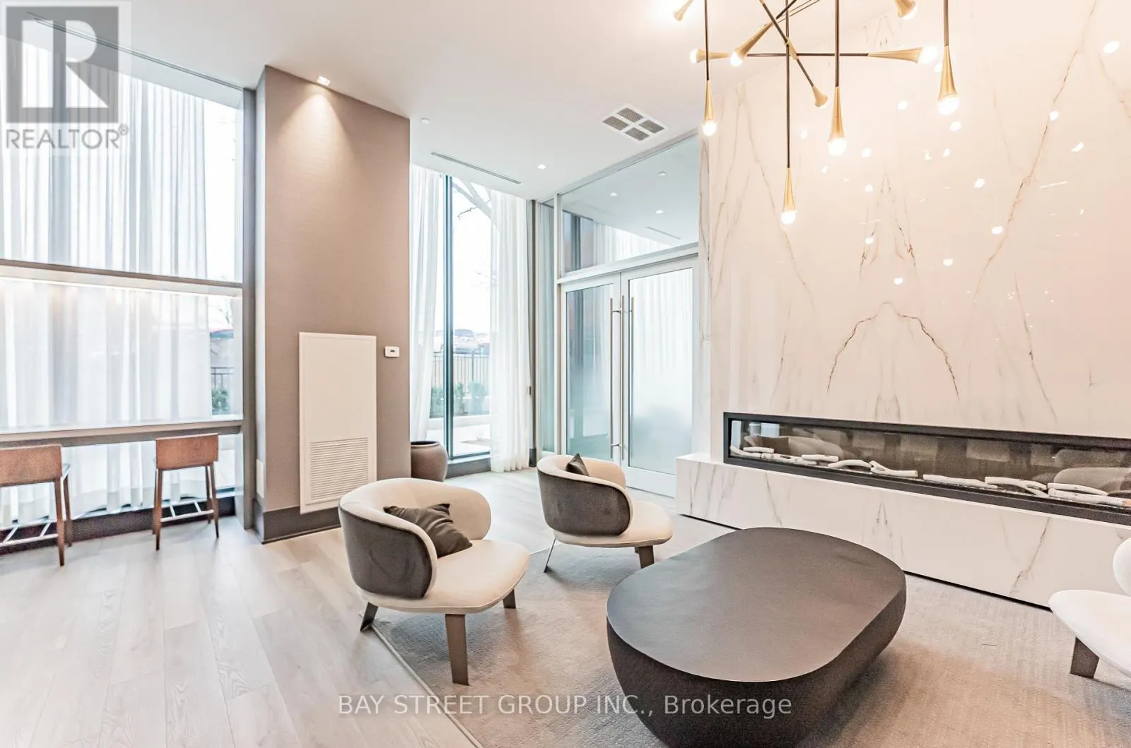 526 - 250 LAWRENCE AVENUE W