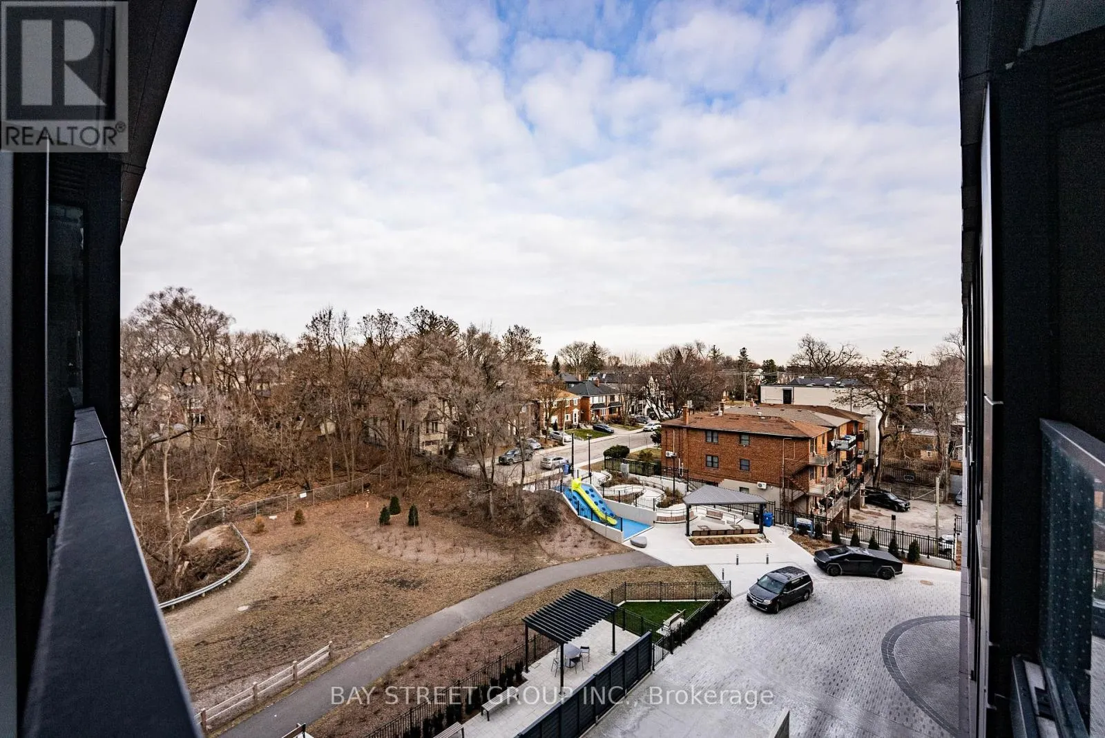 526 - 250 LAWRENCE AVENUE W