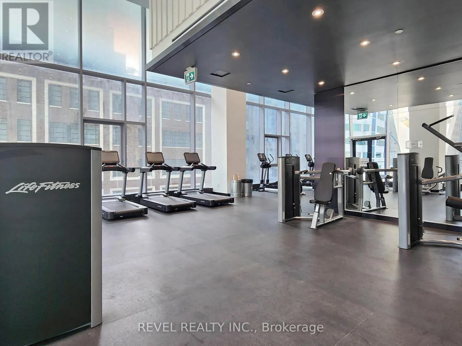 705 - 357 KING STREET W, #705