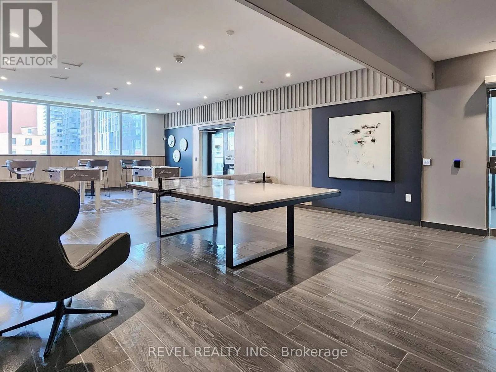705 - 357 KING STREET W, #705