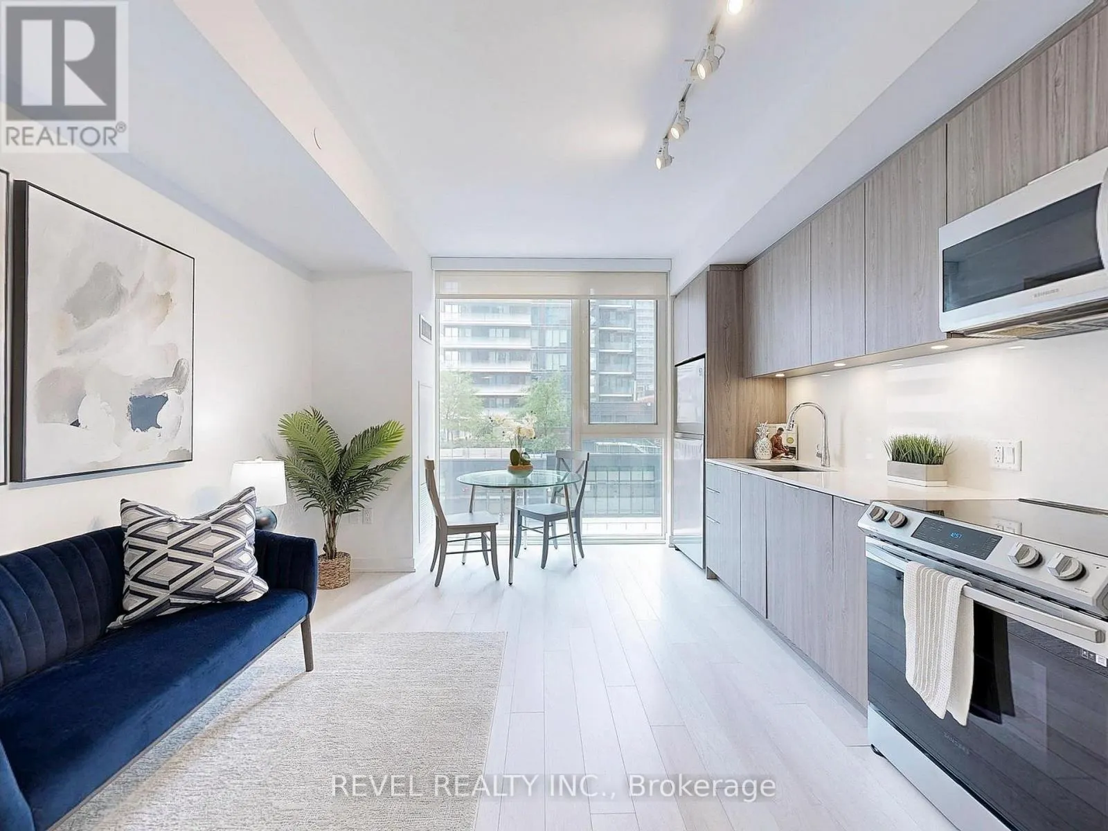 705 - 357 KING STREET W, #705