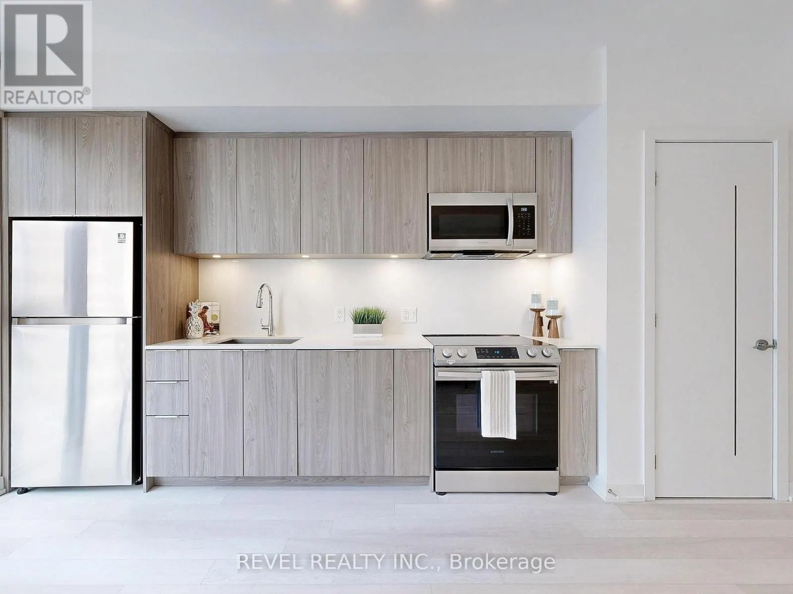705 - 357 KING STREET W, #705
