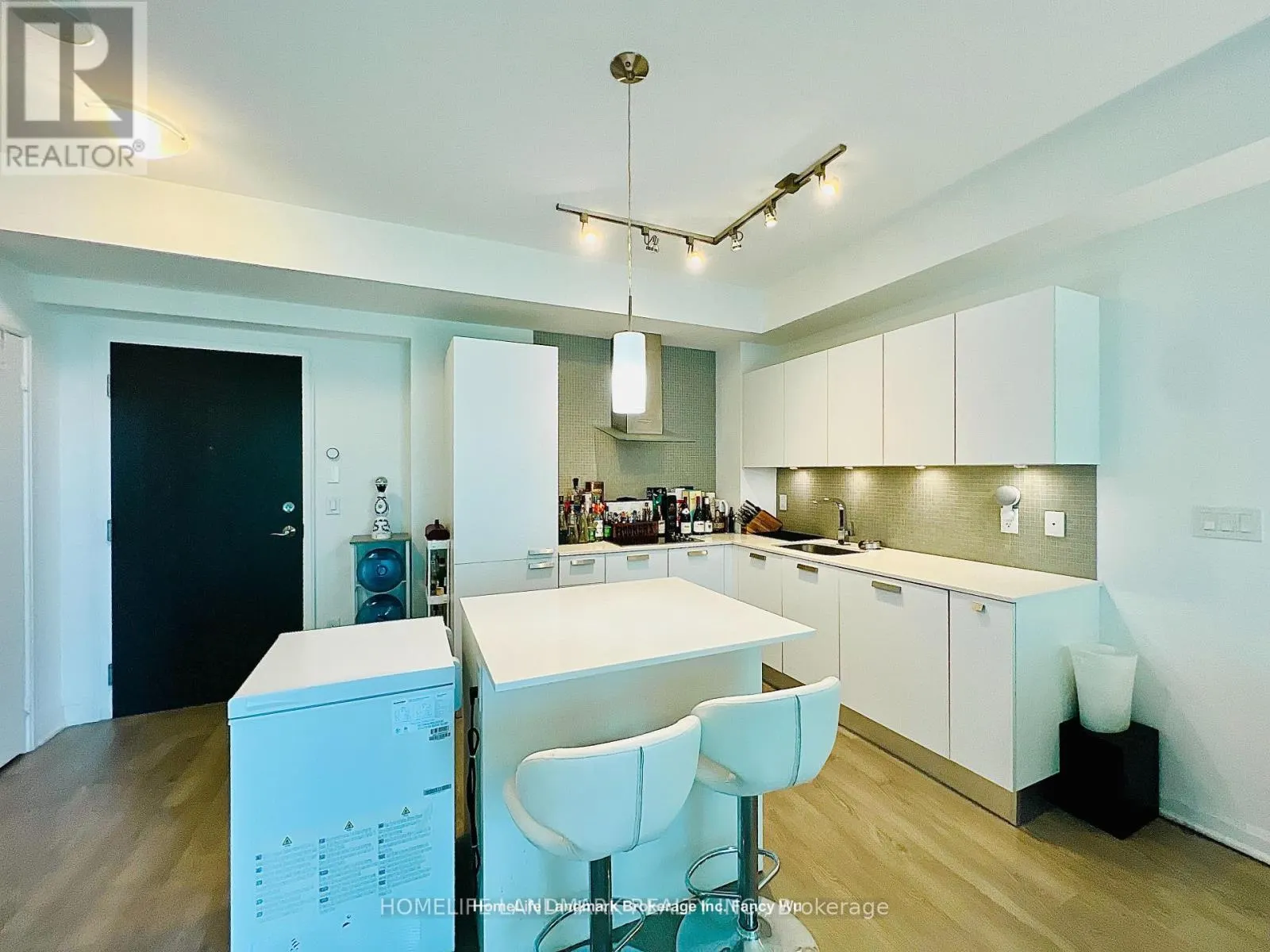1204 - 9 BOGERT AVENUE