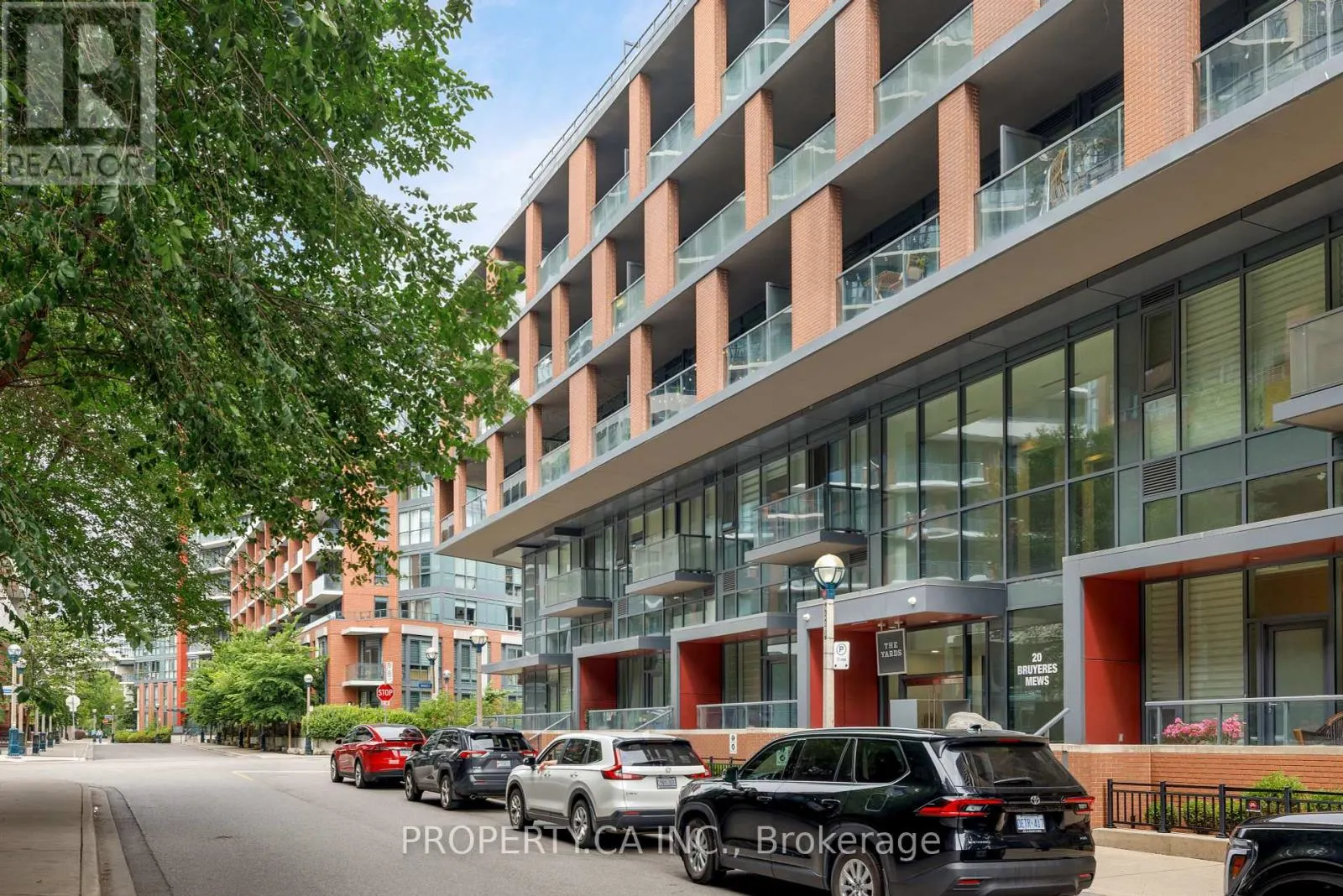 2112 - 20 BRUYERES MEWS