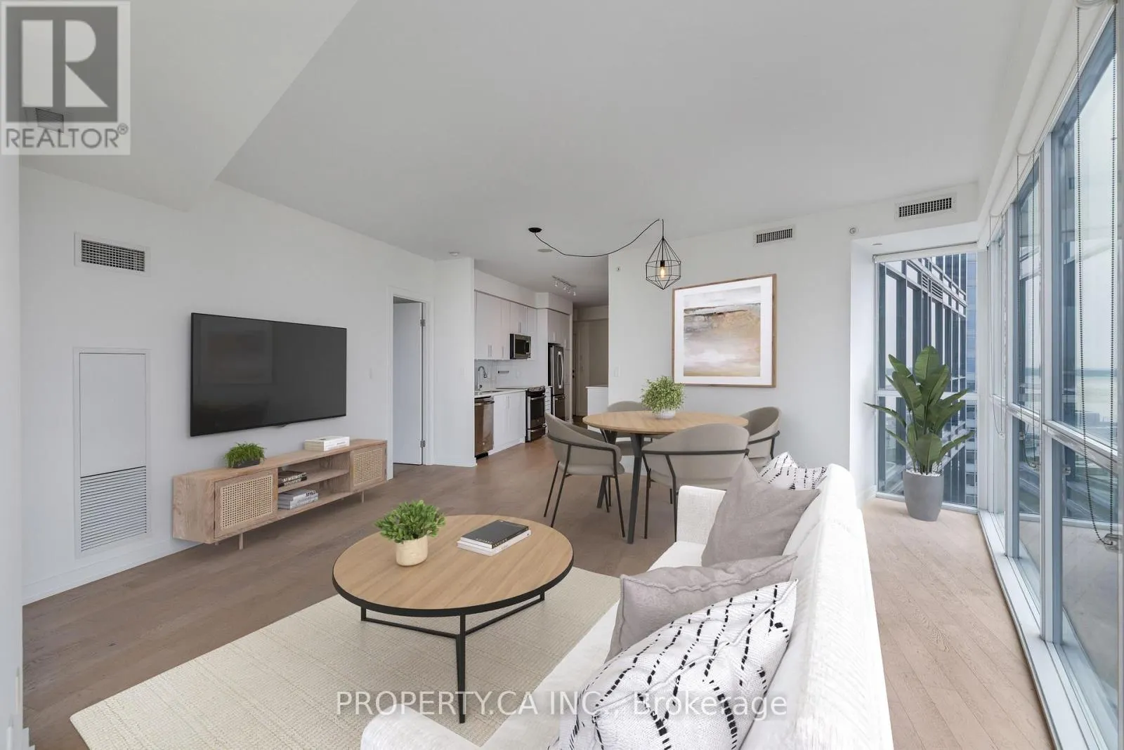 2112 - 20 BRUYERES MEWS