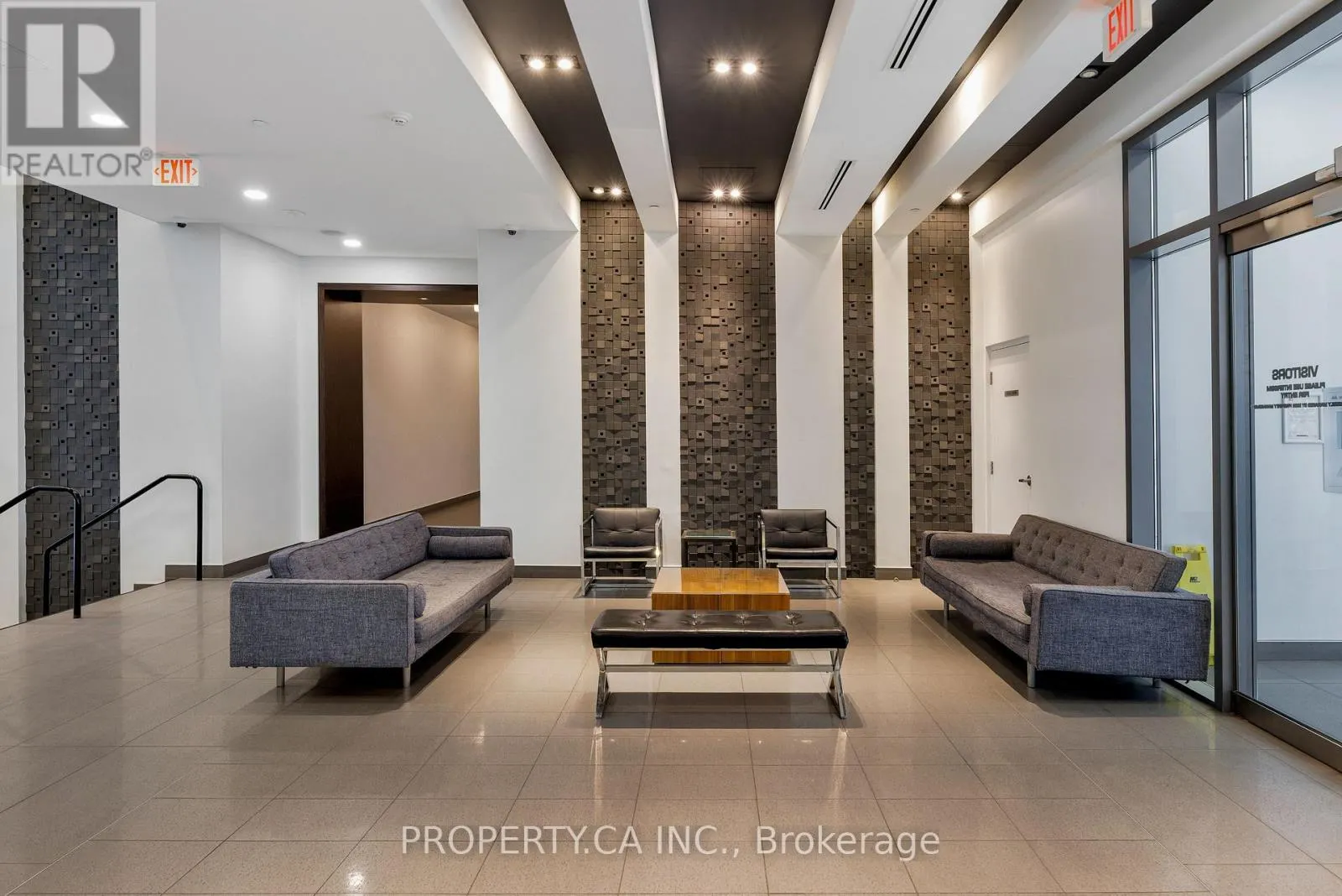 2112 - 20 BRUYERES MEWS