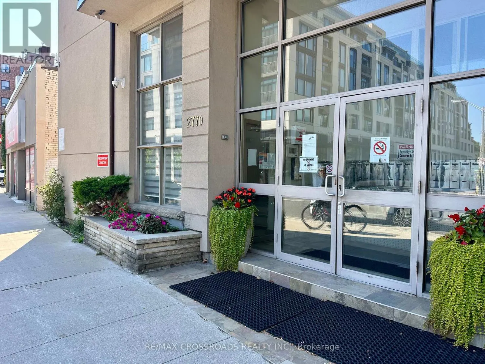 B4 - 2770 YONGE STREET
