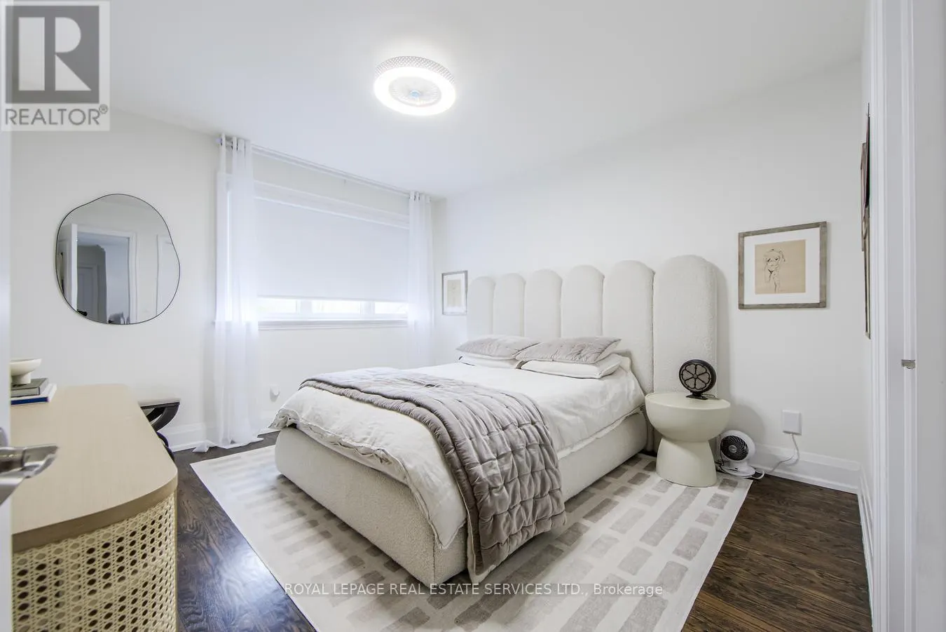 21A ROYCREST AVENUE