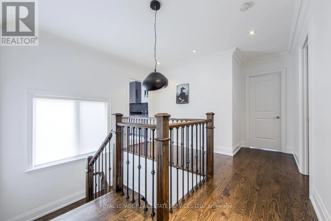 21A ROYCREST AVENUE
