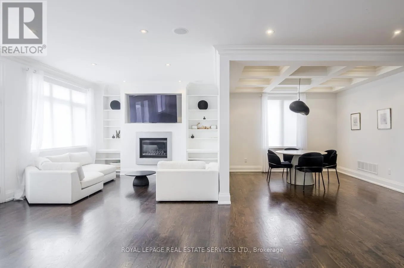 21A ROYCREST AVENUE