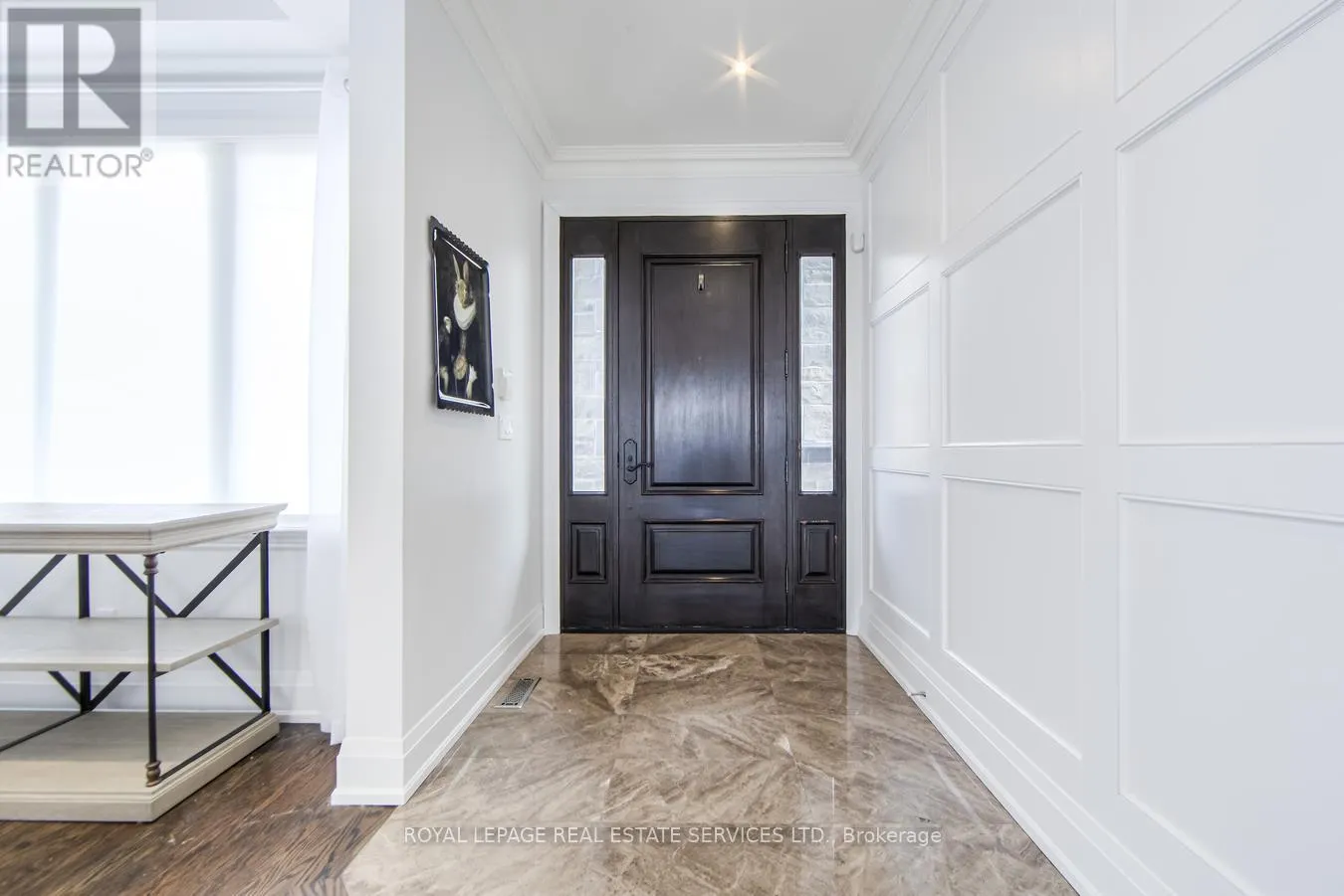 21A ROYCREST AVENUE