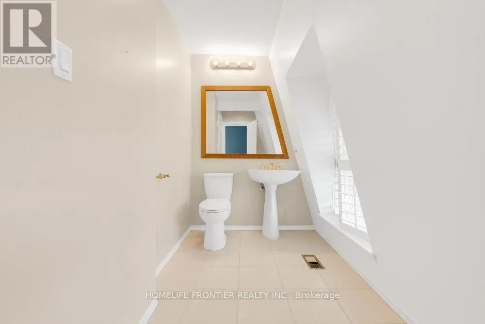 APT 3 - 17 TEDDINGTON PARK AVENUE W