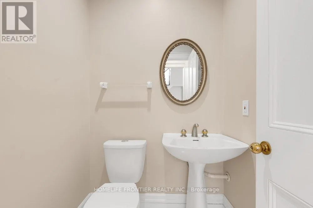 APT 3 - 17 TEDDINGTON PARK AVENUE W