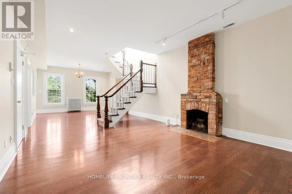 APT 3 - 17 TEDDINGTON PARK AVENUE W
