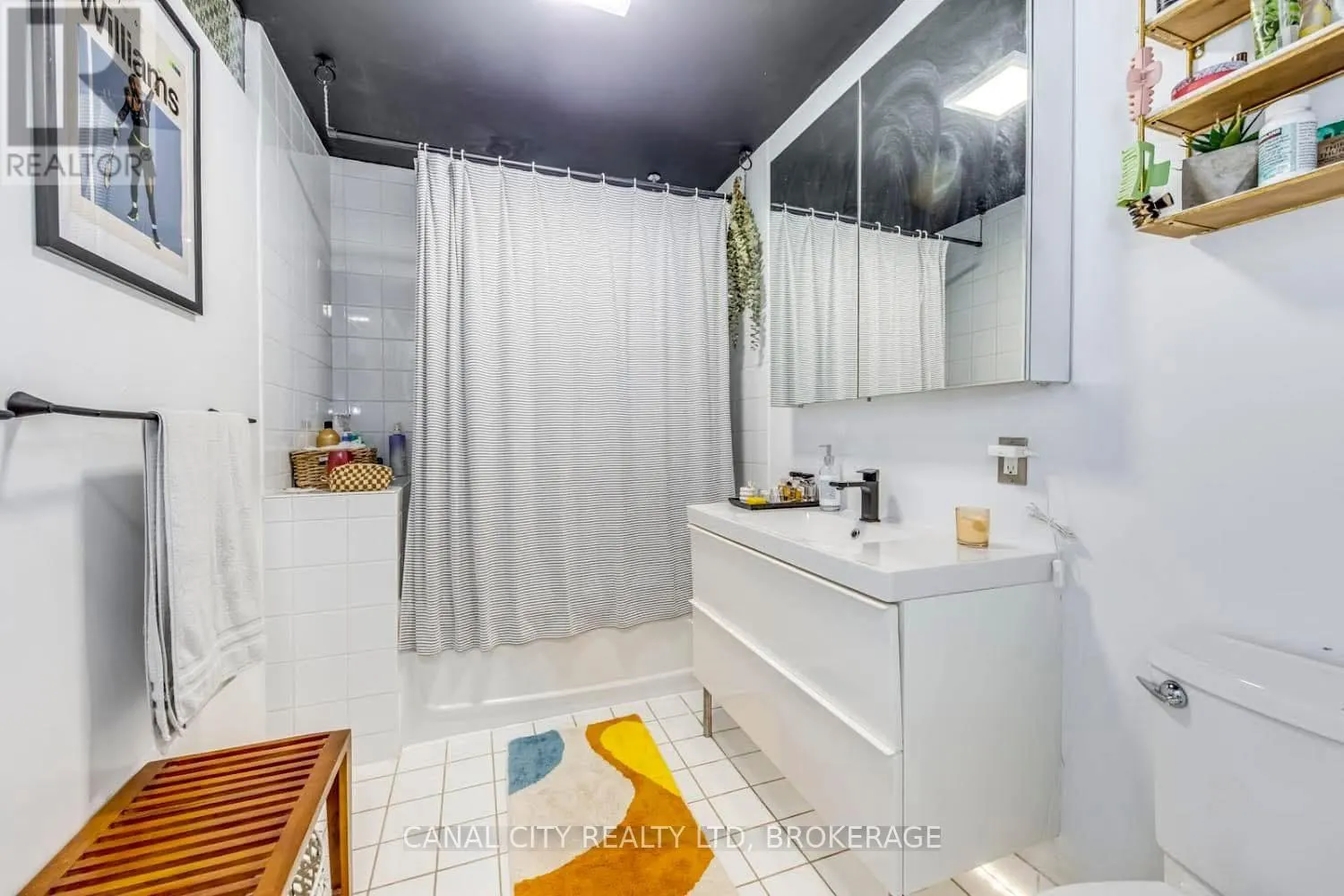 201 - 36 CHARLOTTE STREET, #201