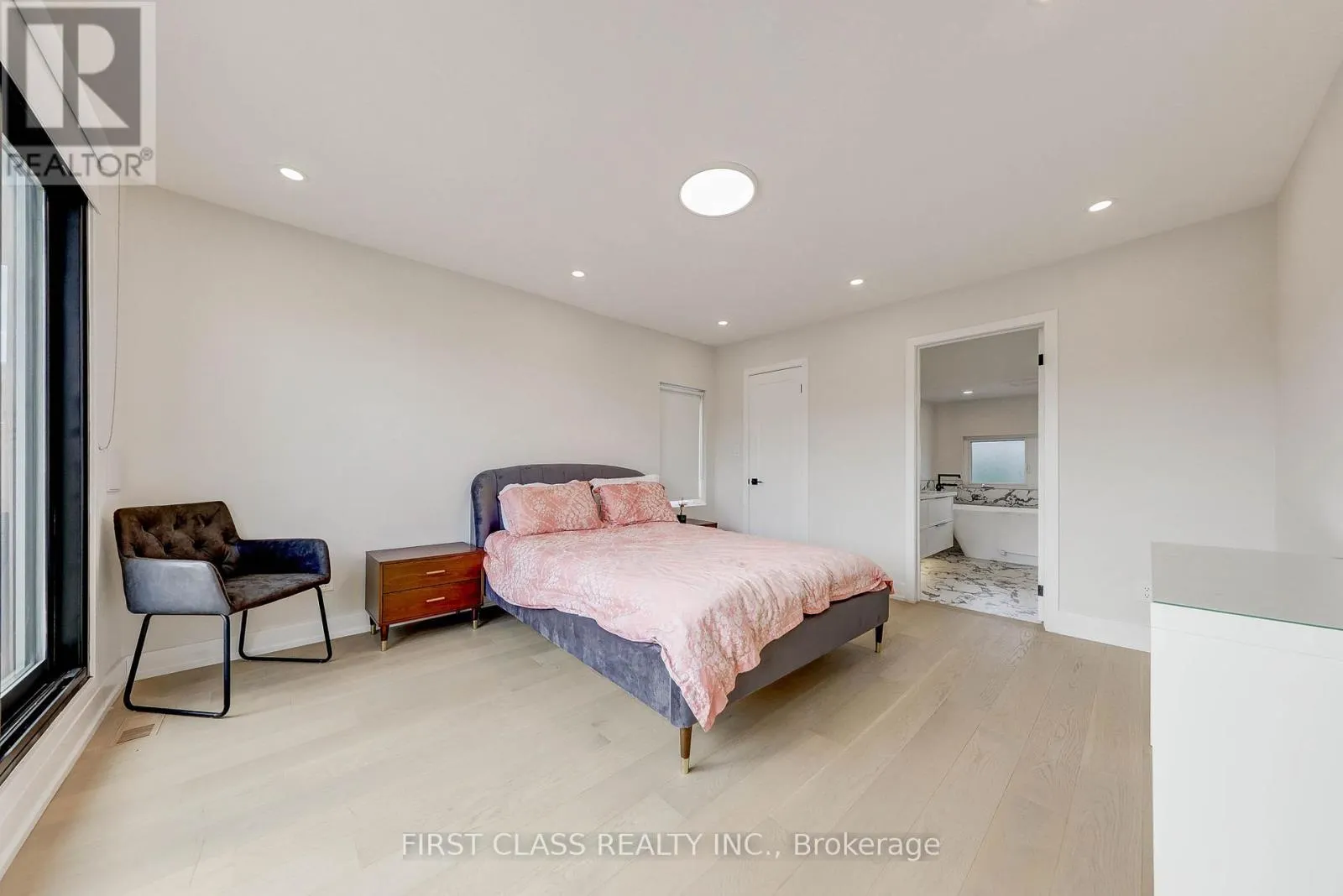 431 ROXTON ROAD