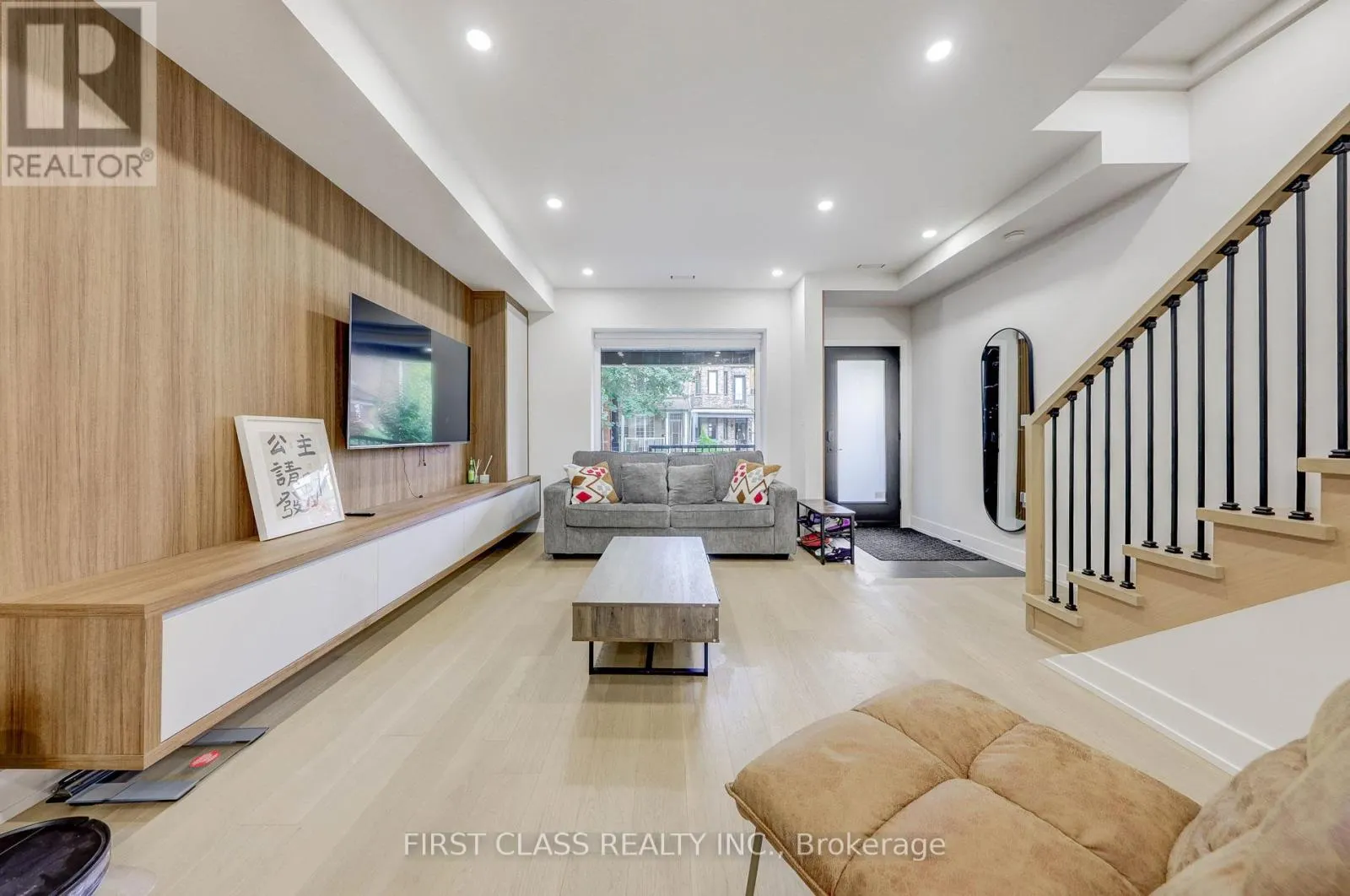 431 ROXTON ROAD