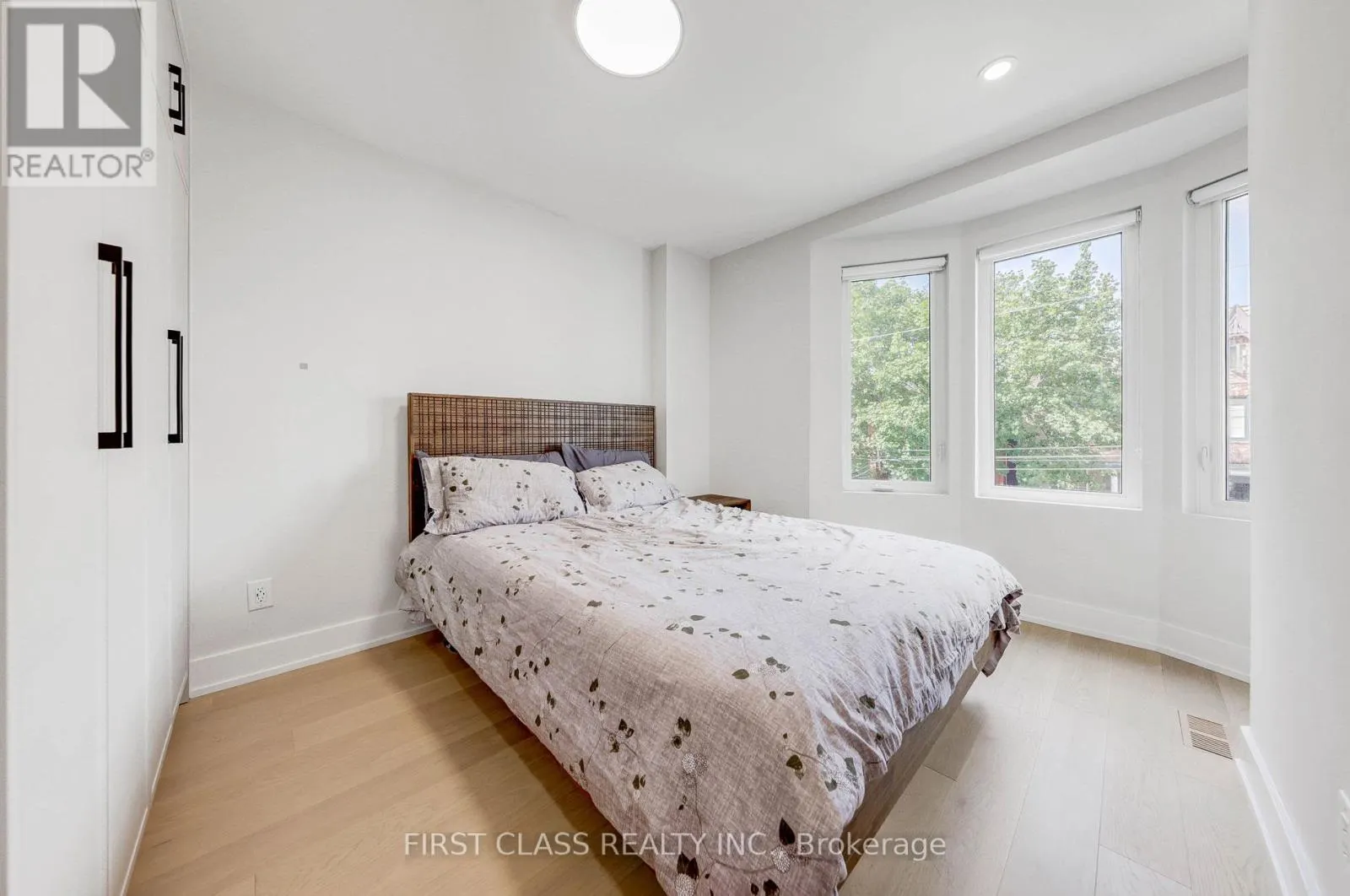 431 ROXTON ROAD