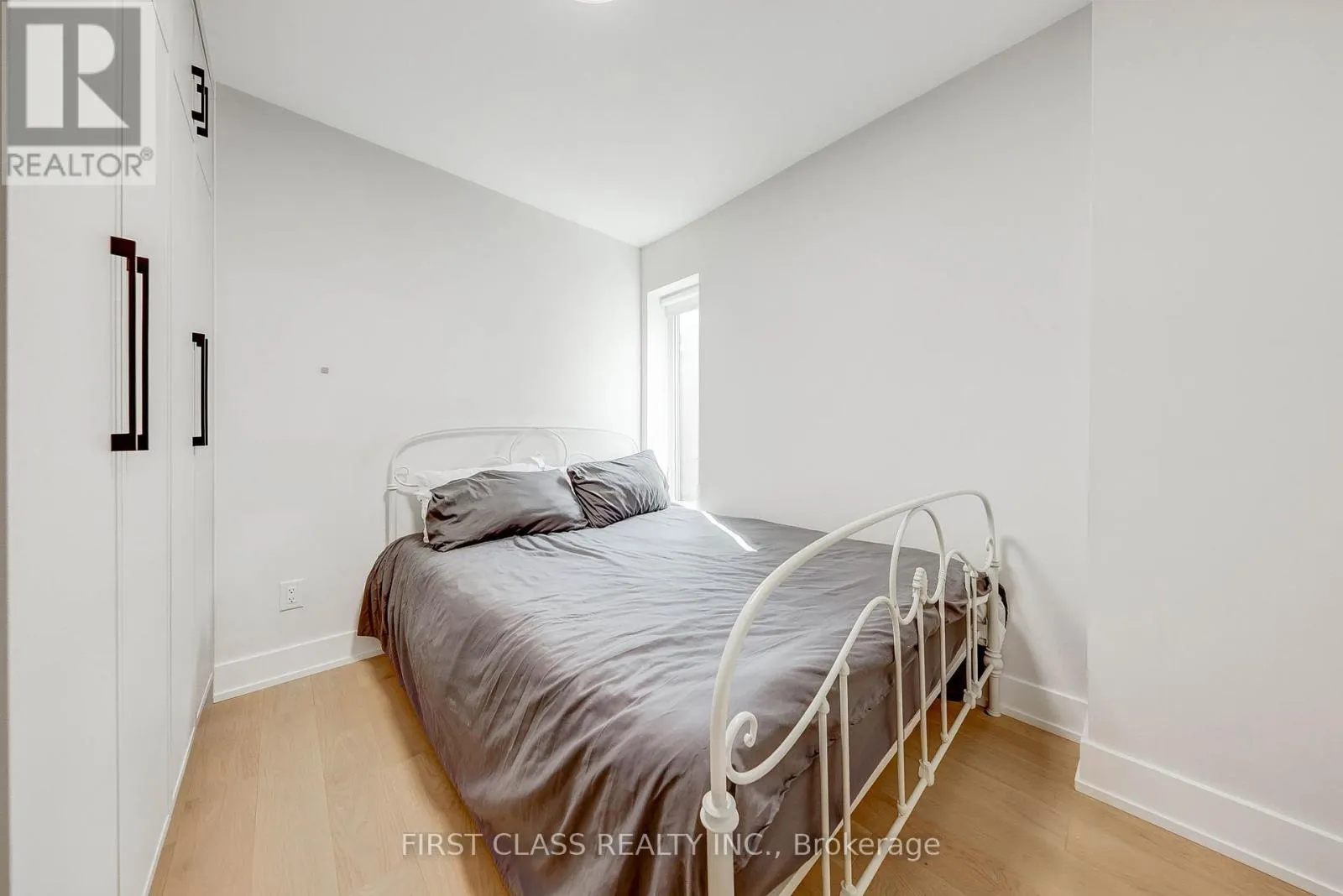 431 ROXTON ROAD