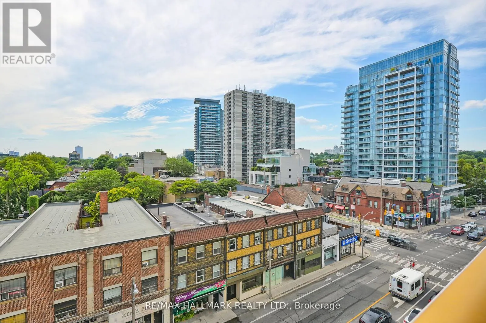 601 - 151 AVENUE ROAD