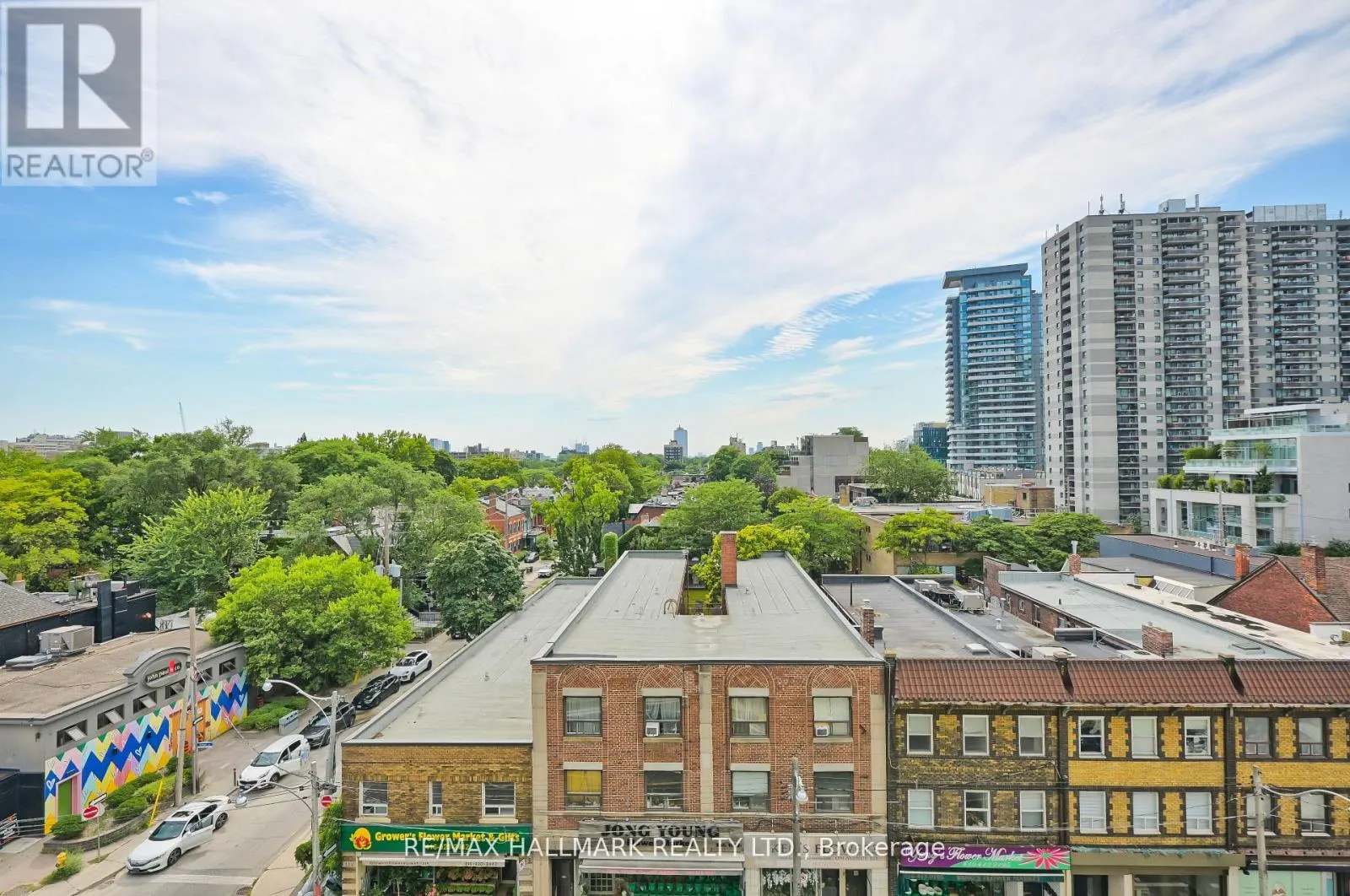 601 - 151 AVENUE ROAD
