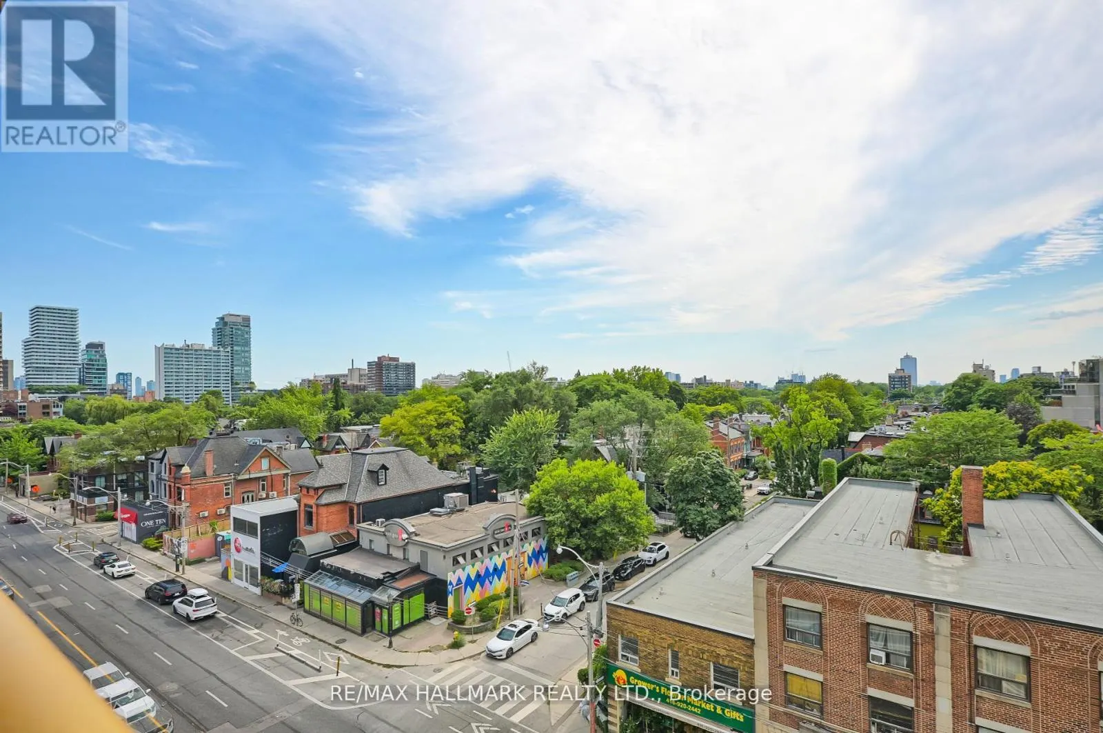 601 - 151 AVENUE ROAD