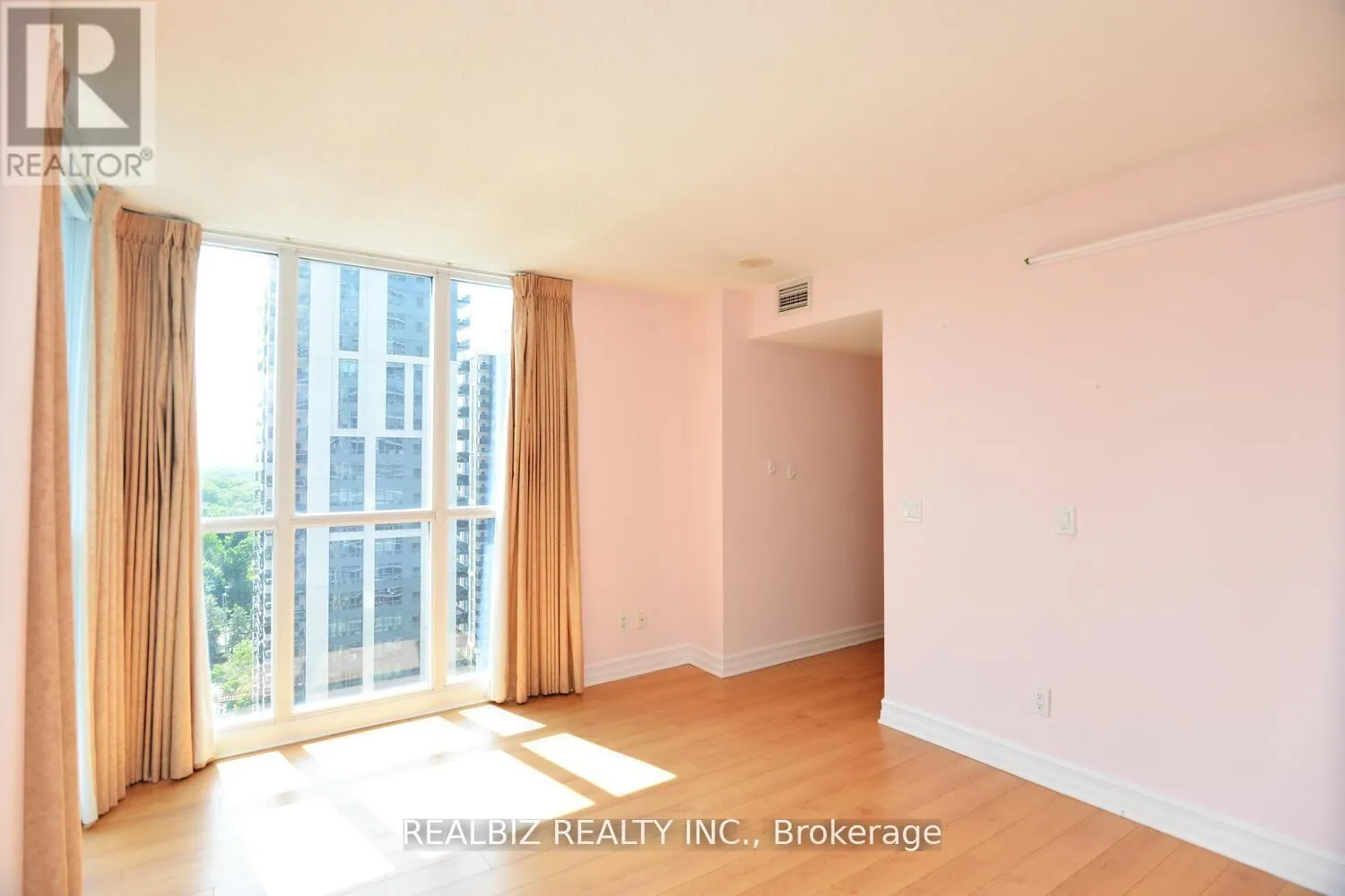 2116 - 4968 YONGE STREET